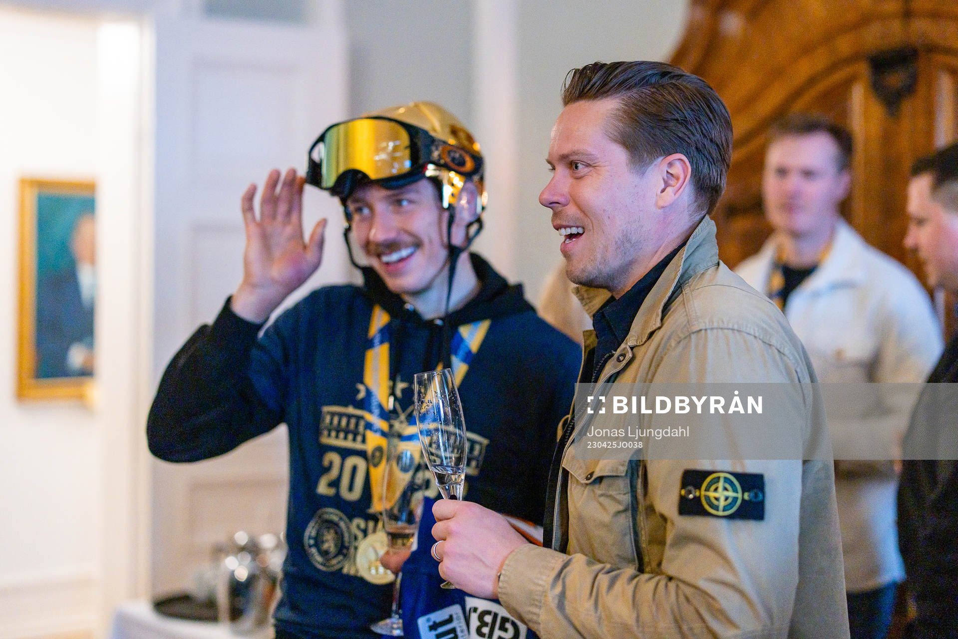 Emil Larmi och målvaktstränare Viktor Fasth