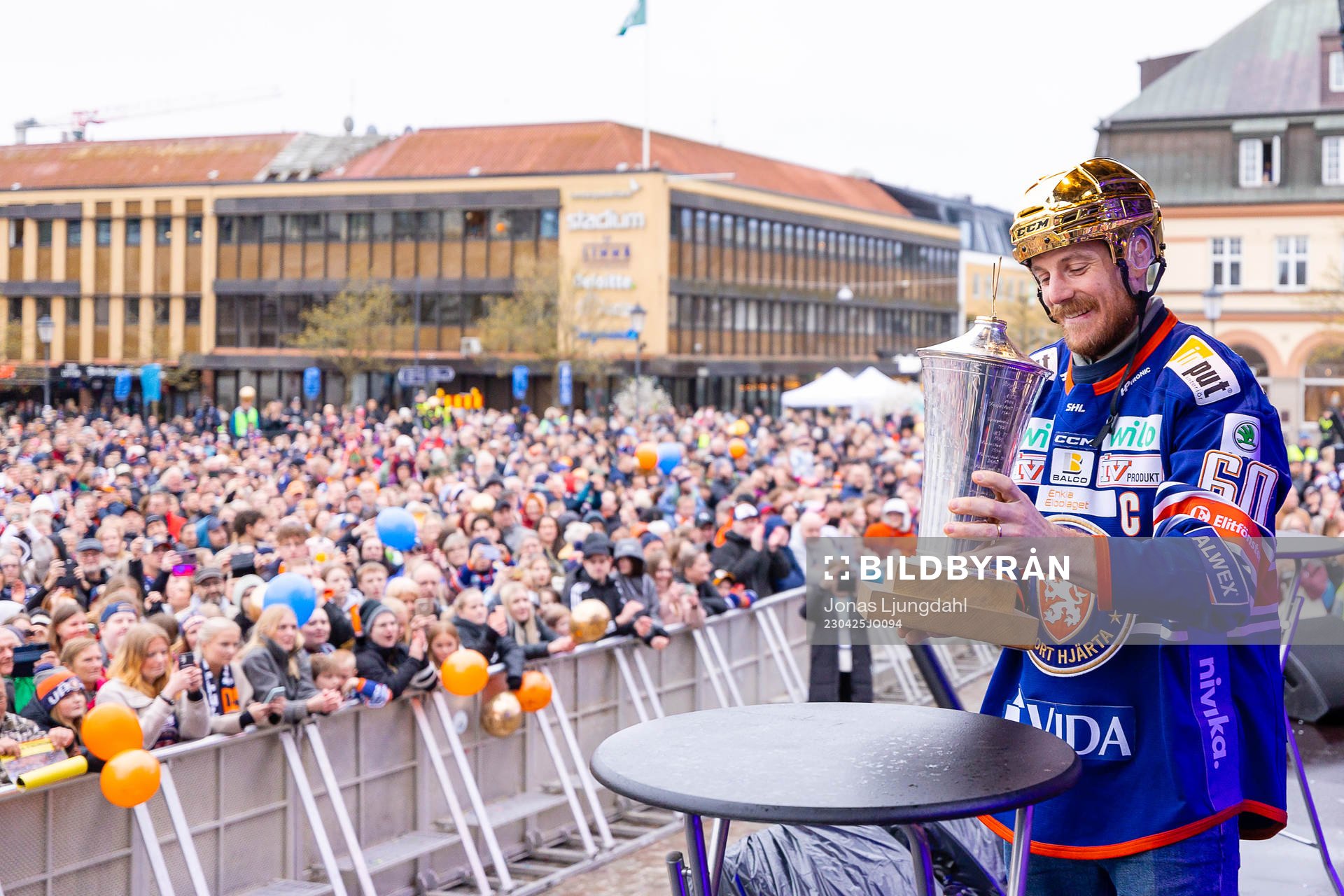 Erik Josefsson med LeMat pokalen