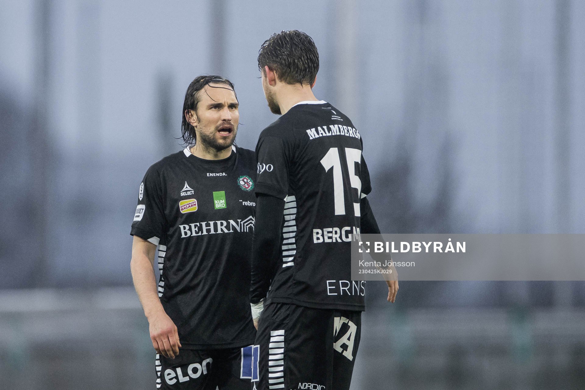 Örebros Kevin Walker deppar