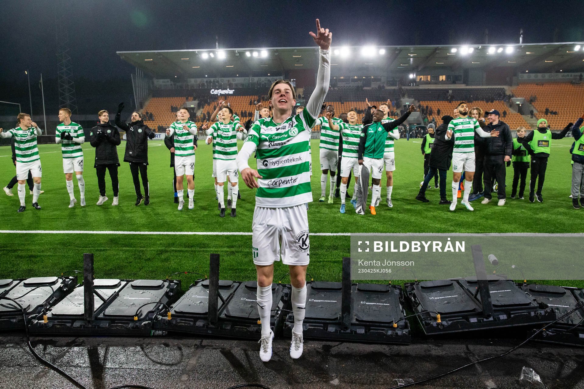 Västerås SKs Max Larsson jublar