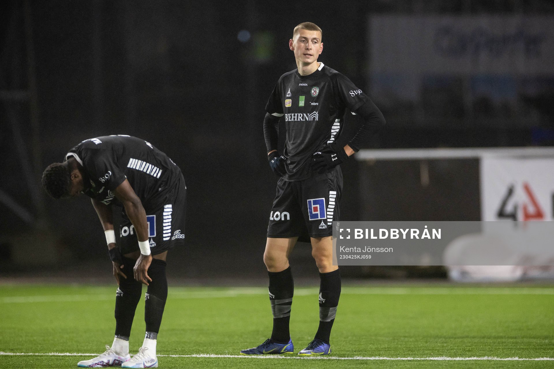 Örebros Nasiru Moro och Adi Fisic deppar