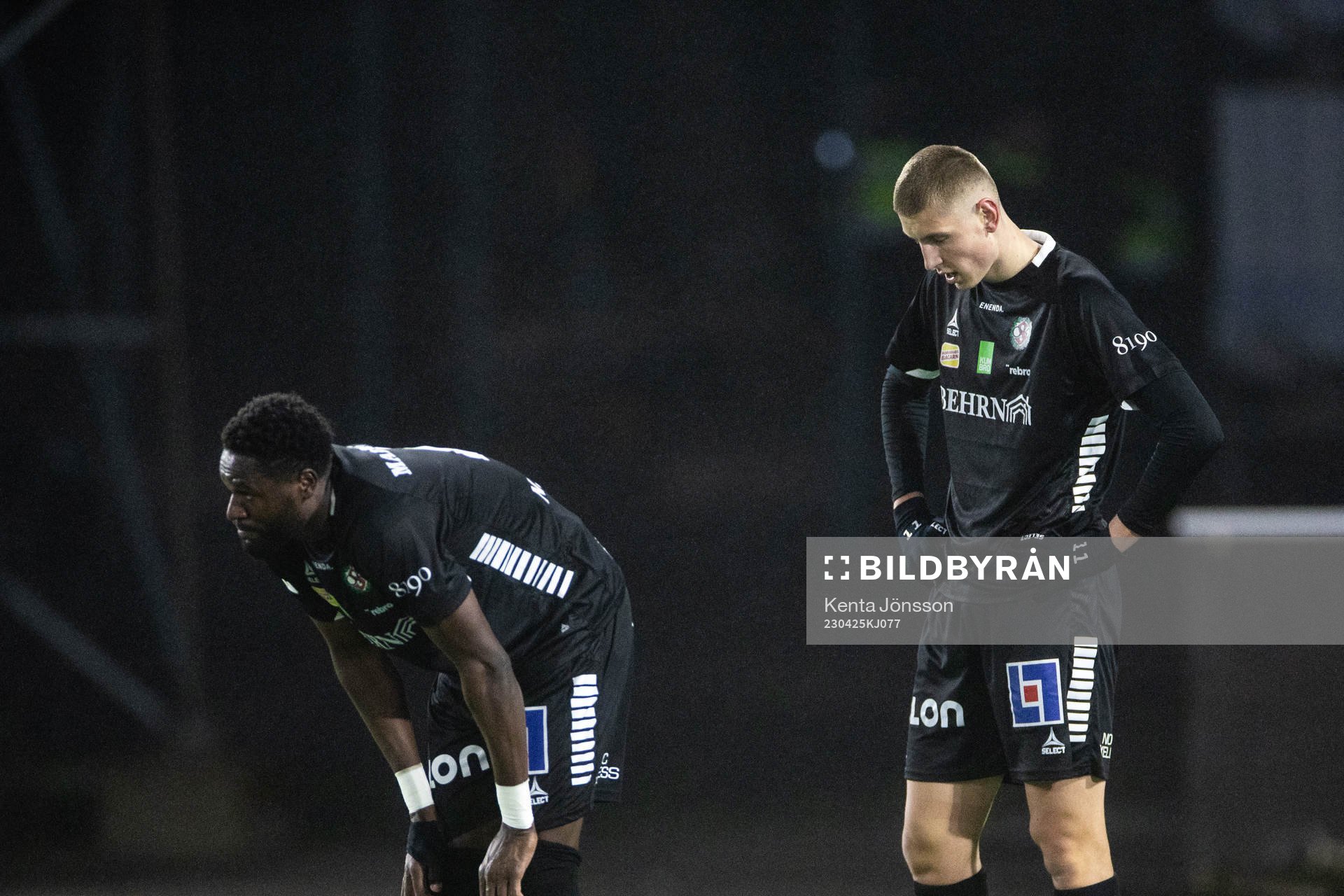 Örebros Nasiru Moro och Adi Fisic deppar