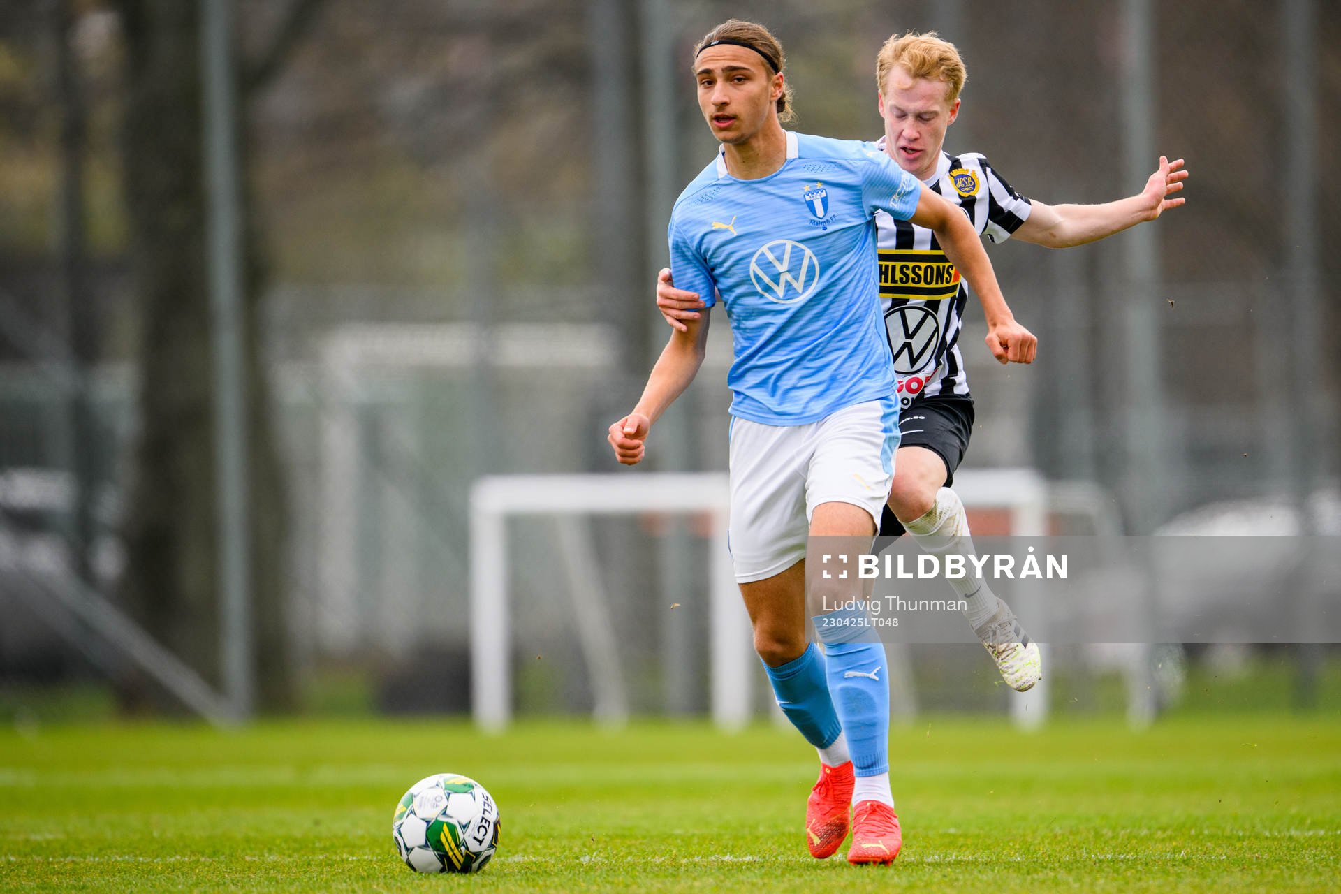 Malmö FFs Elison Makolli och Landskronas David Edvardsson