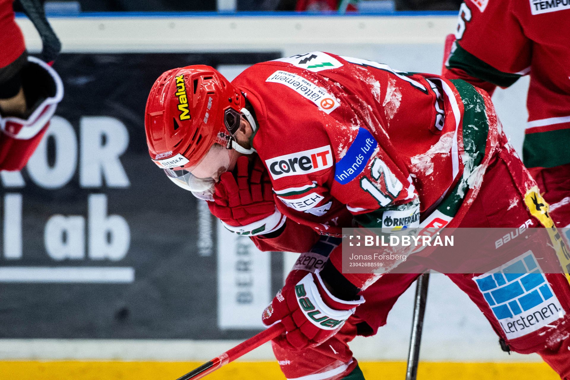 Modos Oscar Pettersson har ont