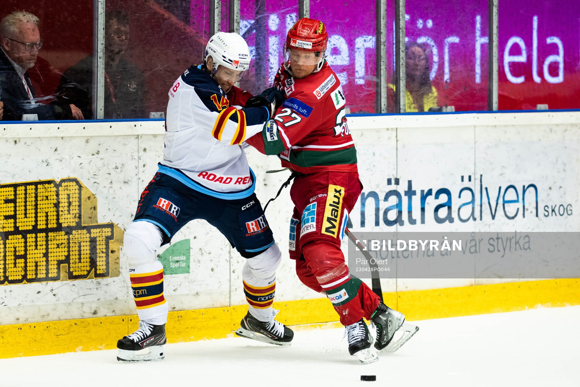 Djurgårdens Lukas Vejdemo och Modos Niklas Folin