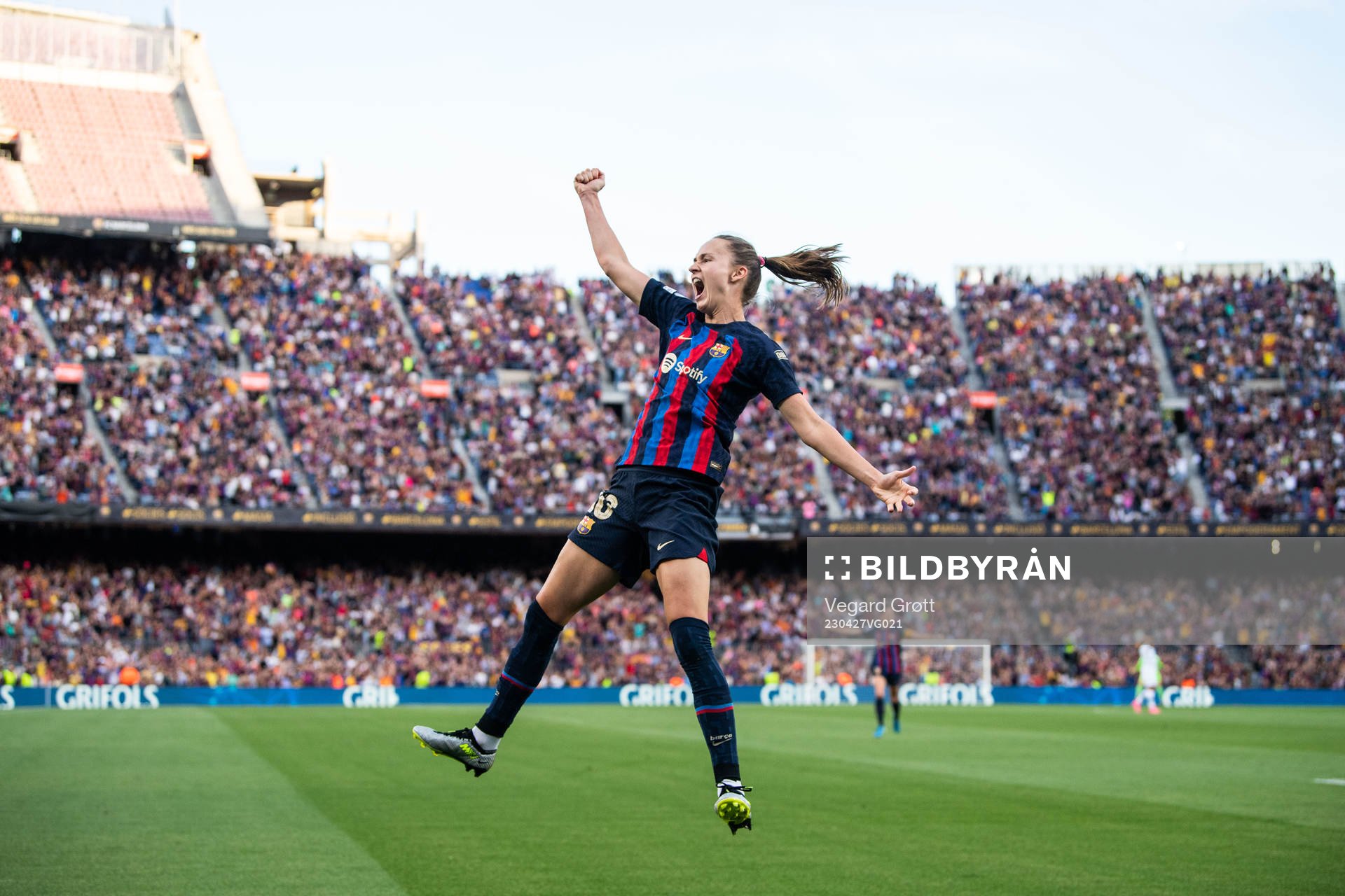 Caroline Graham Hansen of Barcelona celebrates