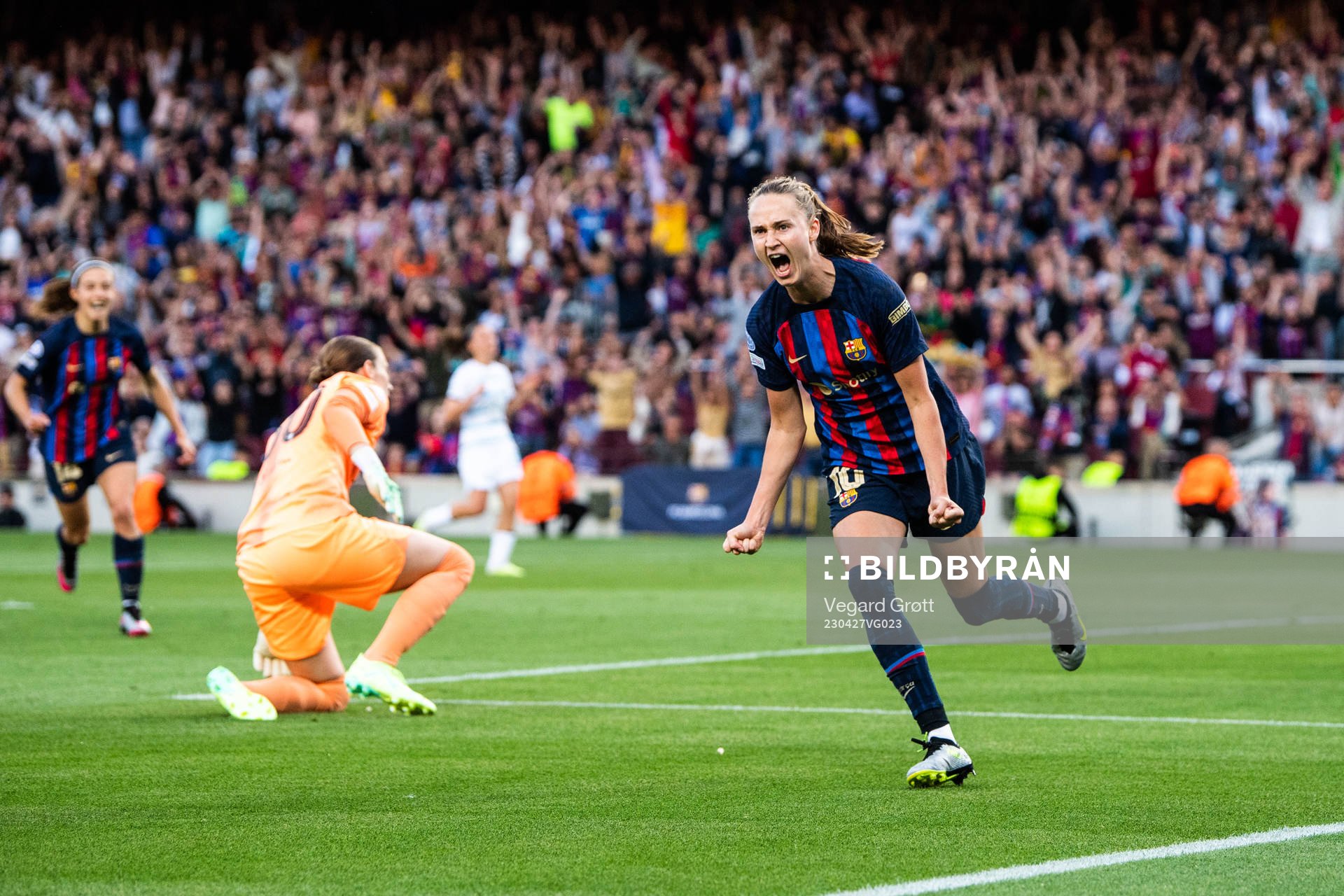 Caroline Graham Hansen of Barcelona celebrates