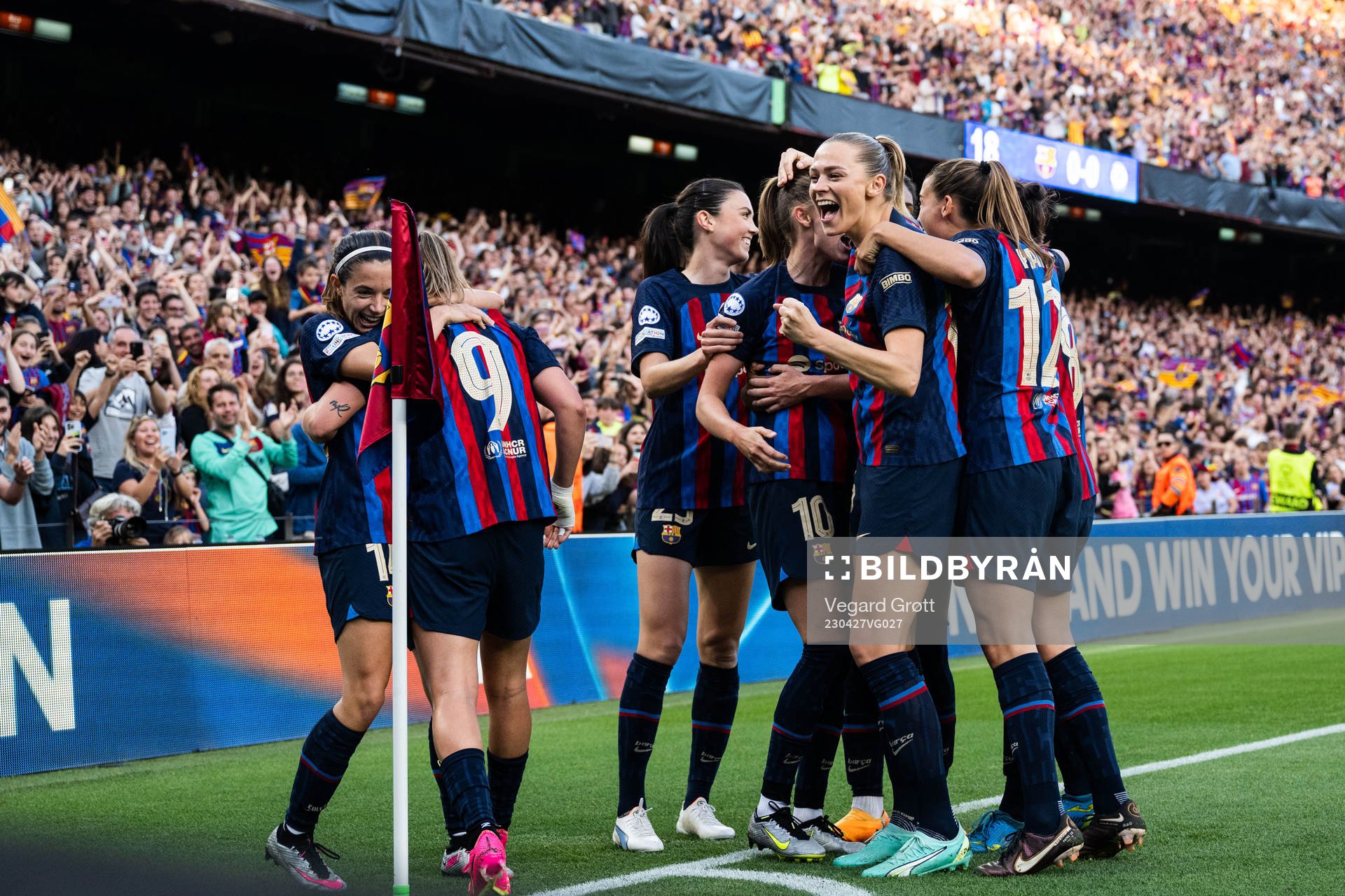 Fridolina Rolfö of Barcelona celebrates with teammates
