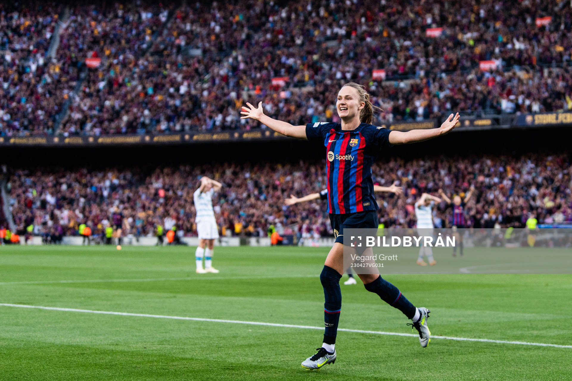 Caroline Graham Hansen of Barcelona celebrates
