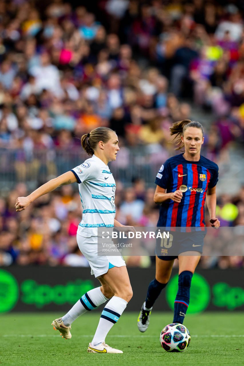 Magdalena Eriksson of Chelsea and Caroline Graham Hansen of