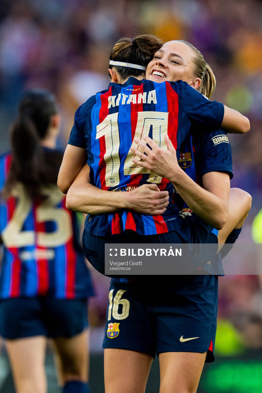 Aitana Bonmati and Fridolina Rolfö of Barcelona celebrate