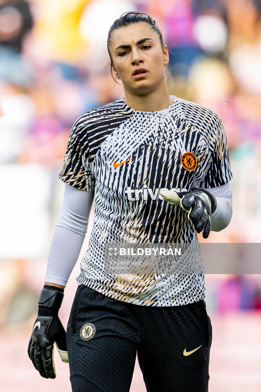 Goalkeeper Zecira Musovic of Chelsea warms up