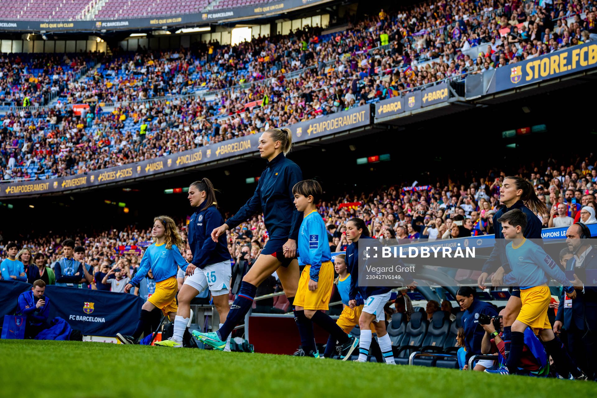 Fridolina Rolfö of Barcelona enters the pitch