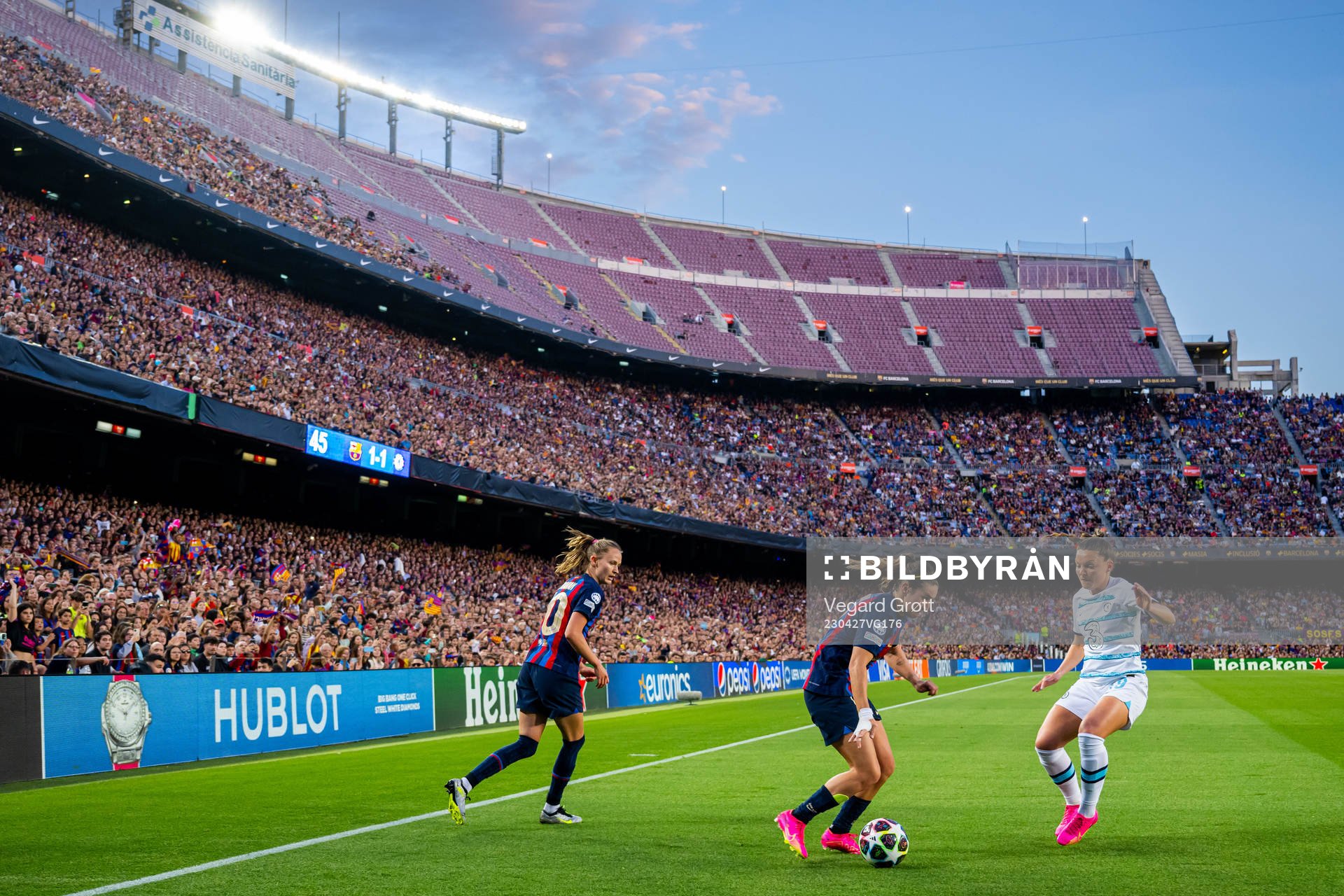 Caroline Graham Hansen of Barcelona, Patri Guijarro of