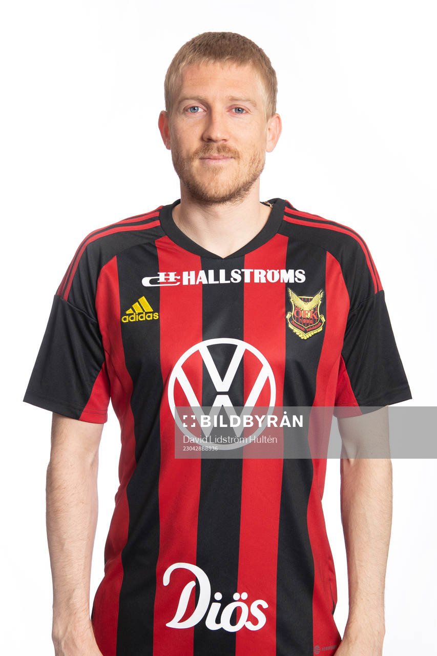 I denna handoutbild från Östersunds FK ses Simon Kroon