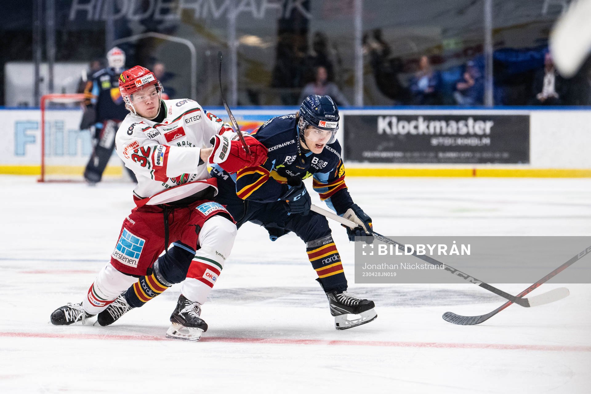 Modos Theodor Niederbach och Djurgårdens Liam Öhgren