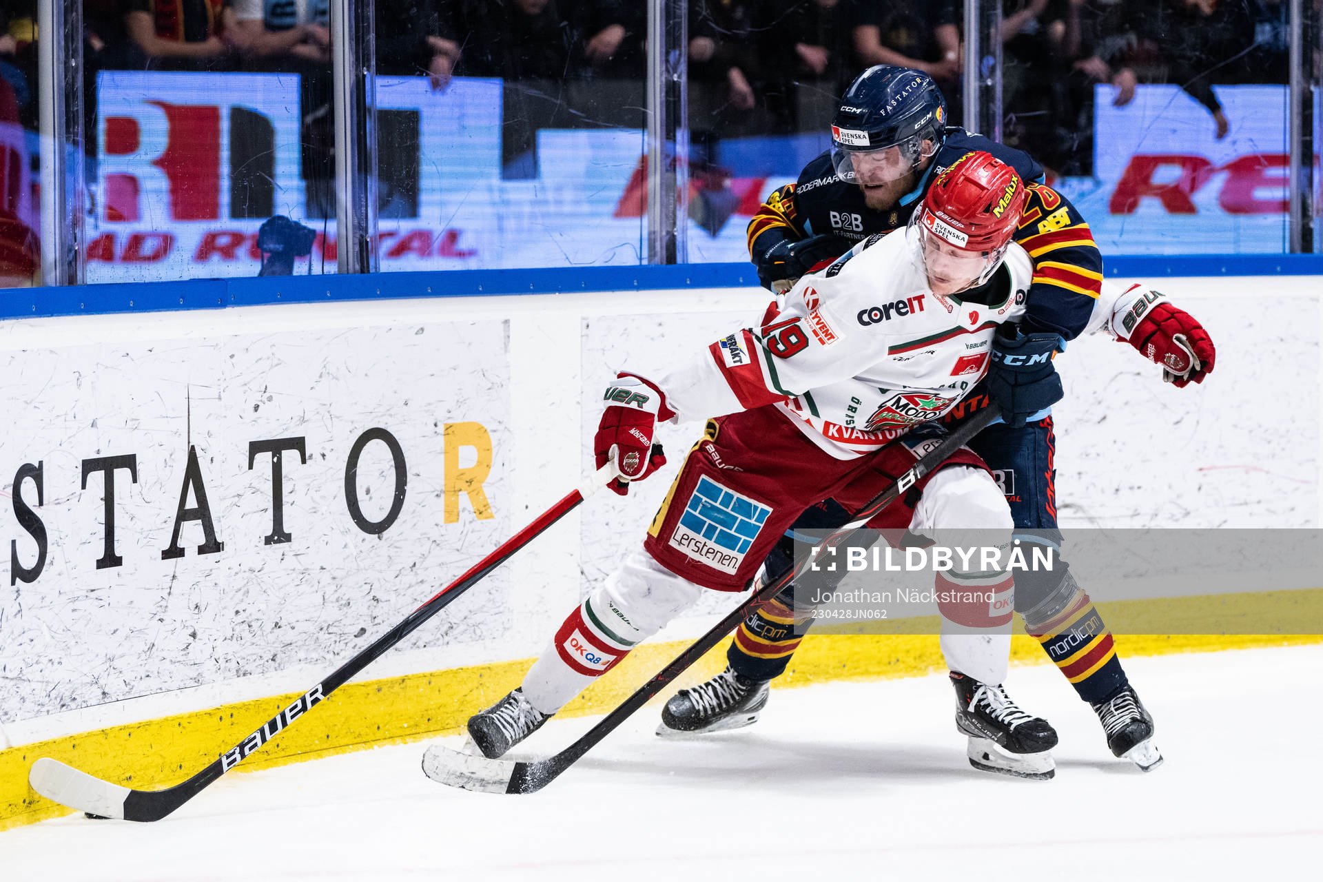 Djurgårdens Emil Berglund och Modos Erik Karlsson