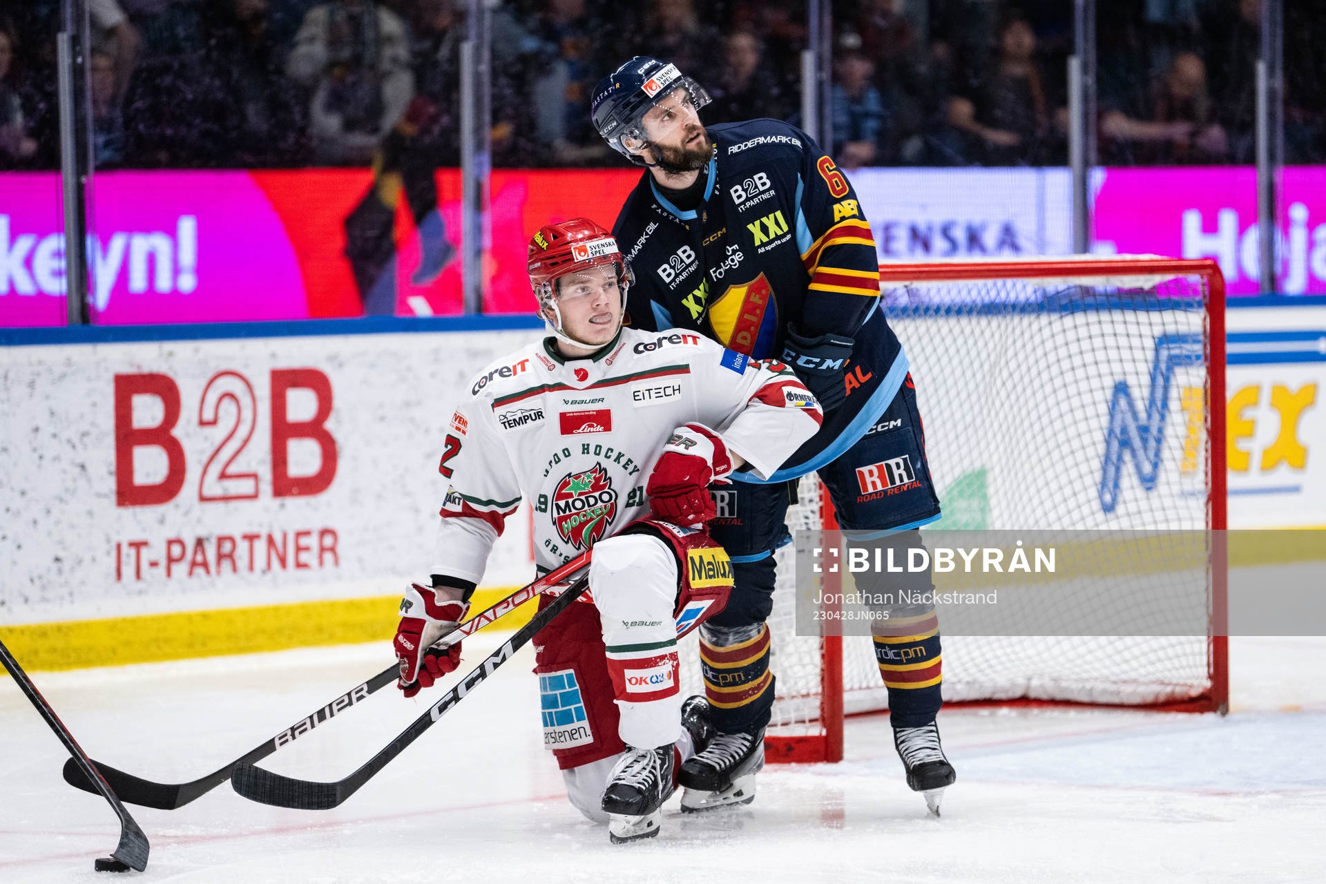 Djurgårdens Stefan Elliott och Modos Theodor Niederbach