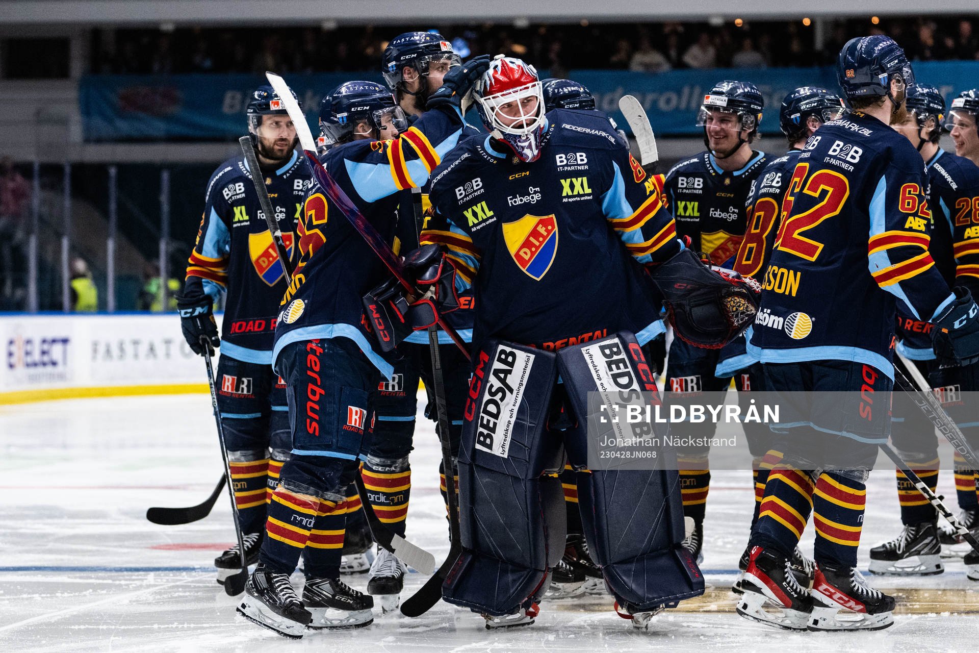 Djurgårdens målvakt Jesper Myrenberg jublar med