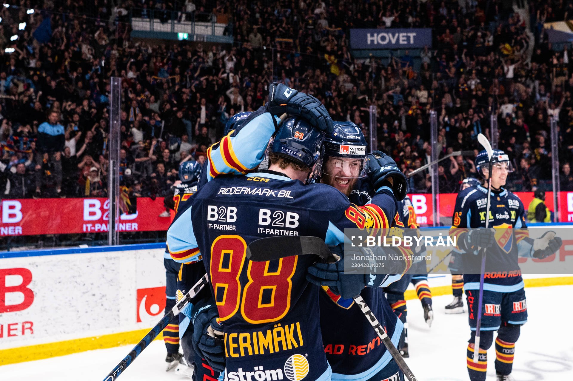 Djurgårdens Jonathan Lekkerimäki och Wiktor Nilsson jublar