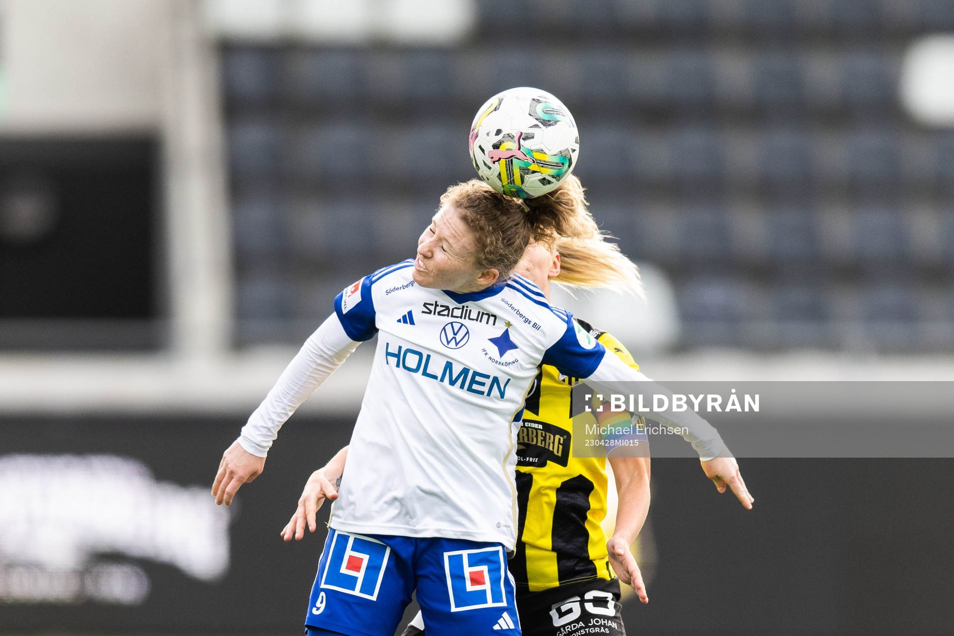IFK Norrköpings Nicole Robertson och Häckens Josefine