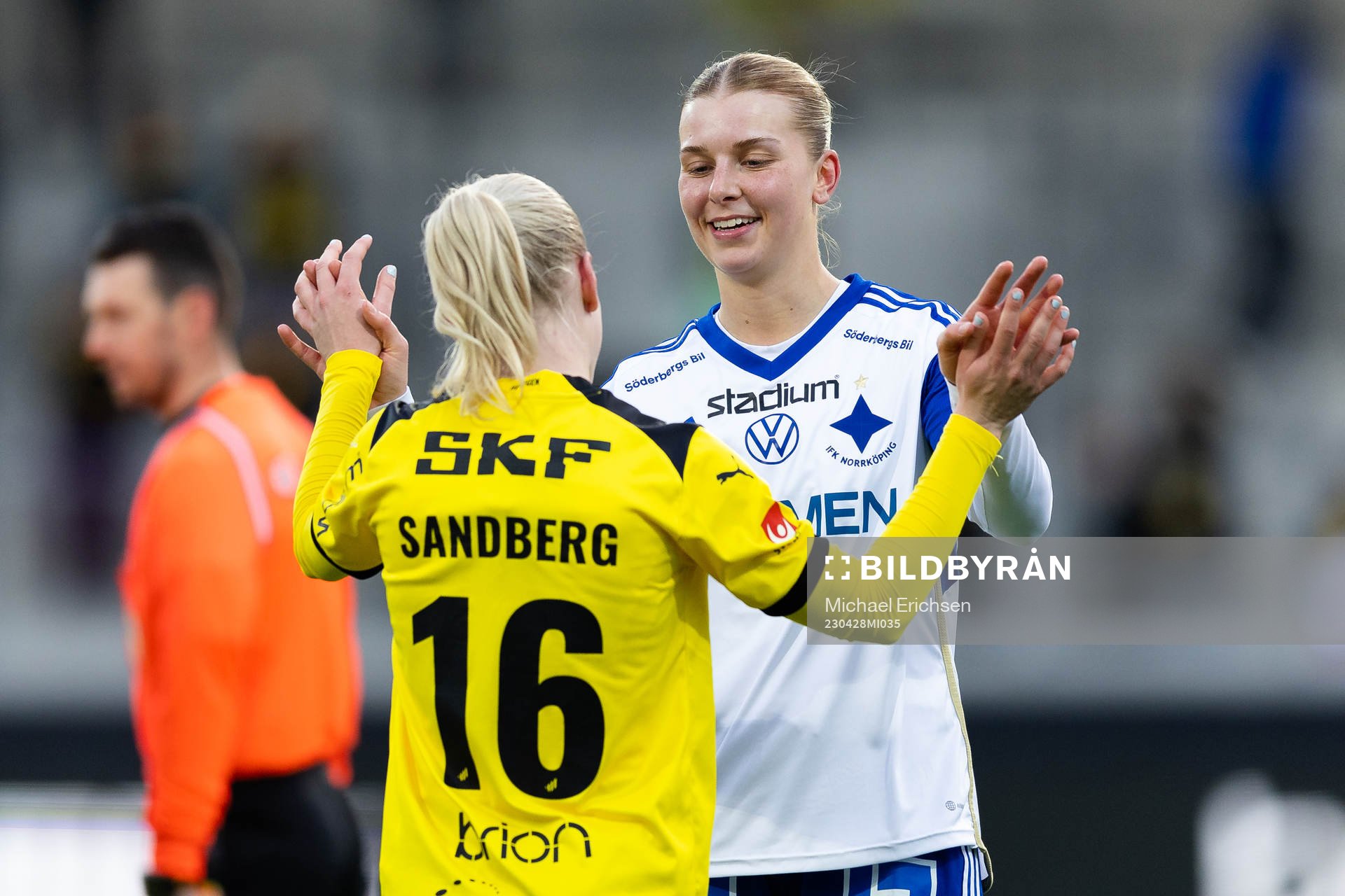 Häckens Anna Sandberg och IFK Norrköpings Diljá Ýr