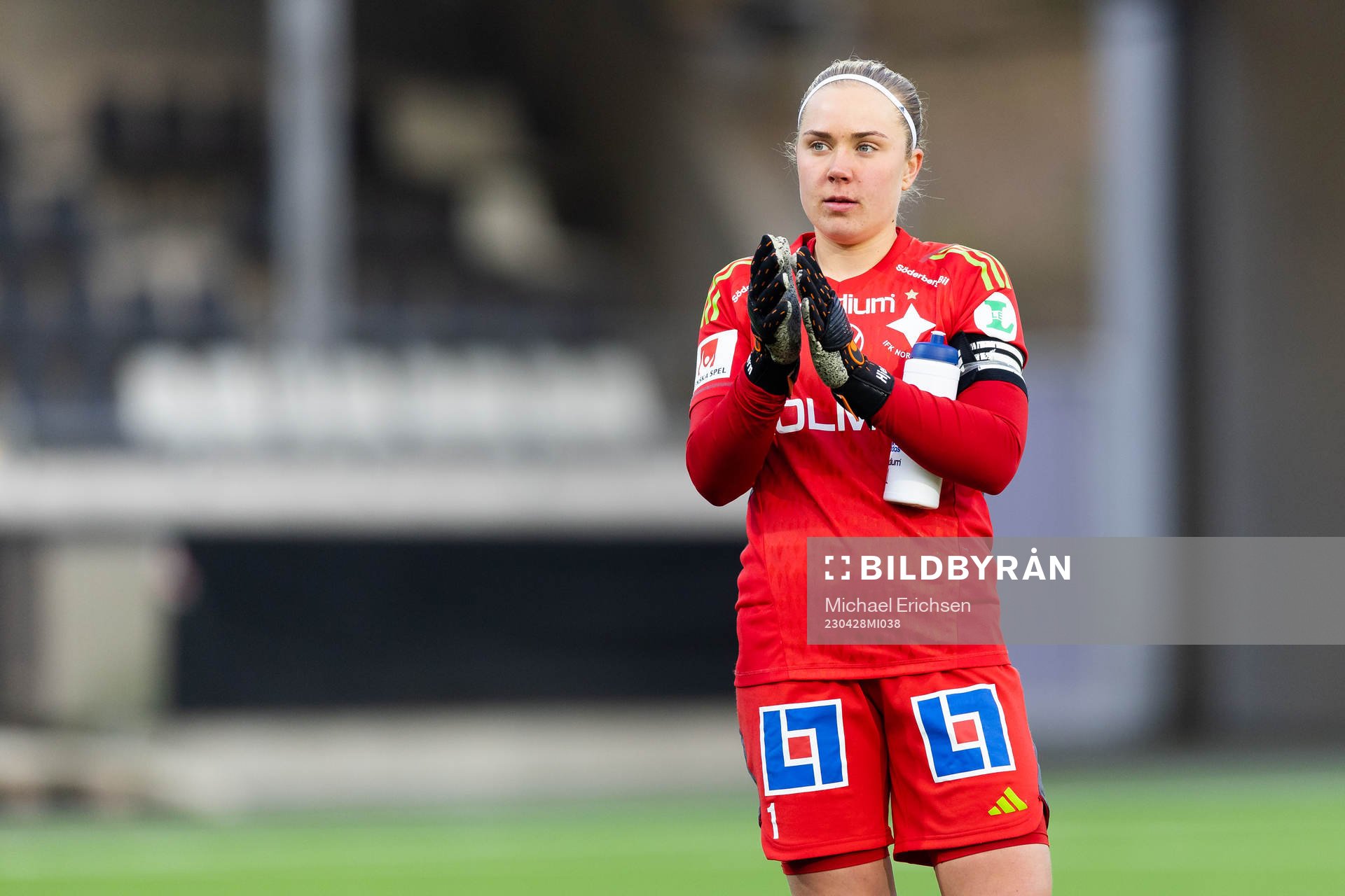 IFK Norrköpings målvakt Sofia Hjern deppar