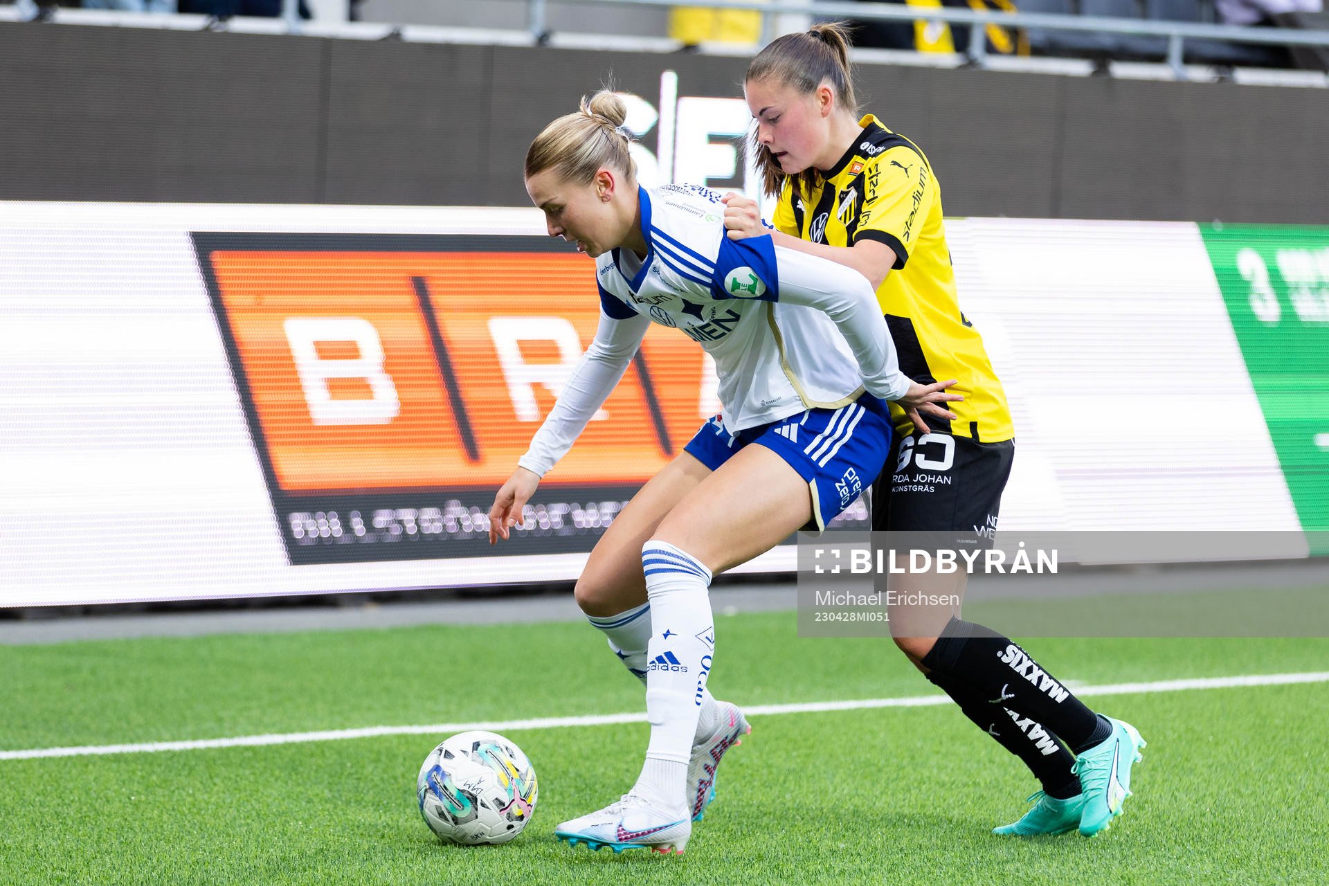 IFK Norrköpings Diljá Ýr Zomers och Häckens Hanna Wijk
