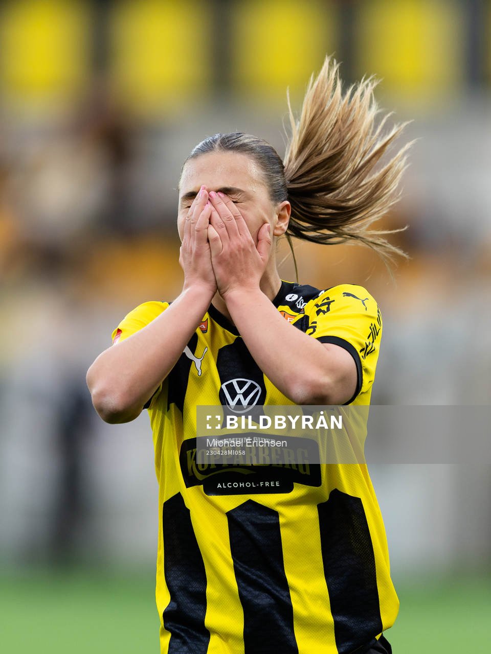 Häckens Alexandra Hellekant deppar
