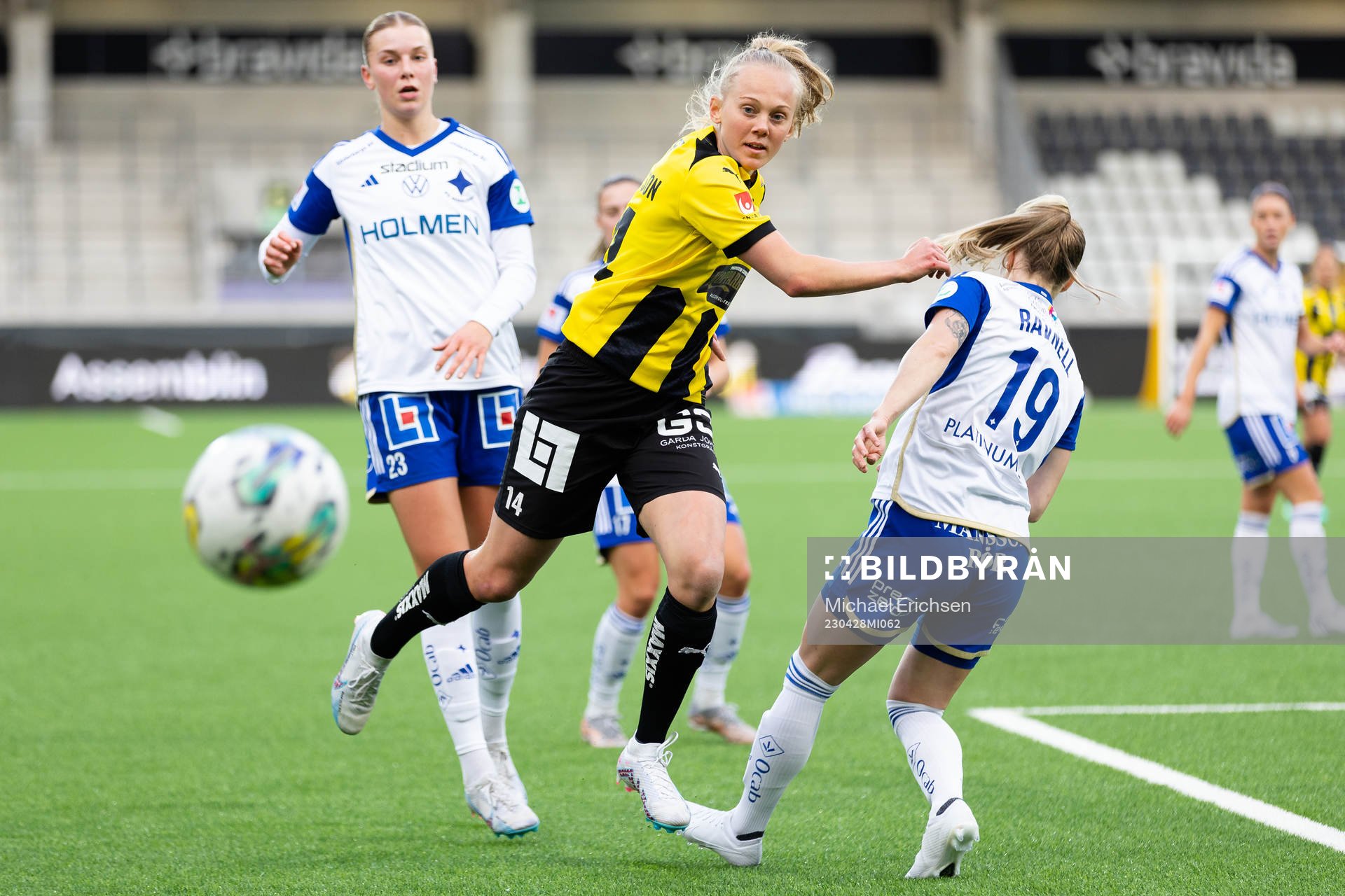 IFK Norrköpings Diljá Ýr Zomers och Sabina Ravnell mot