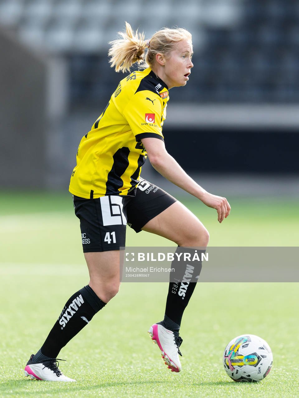 Häckens Julie Blakstad