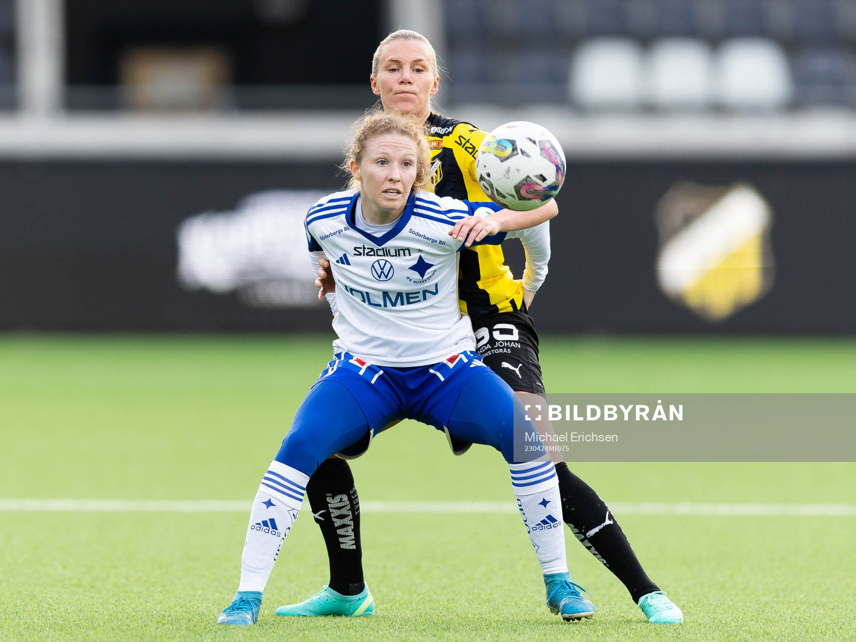 Häckens Josefine Rybrink och IFK Norrköpings Nicole