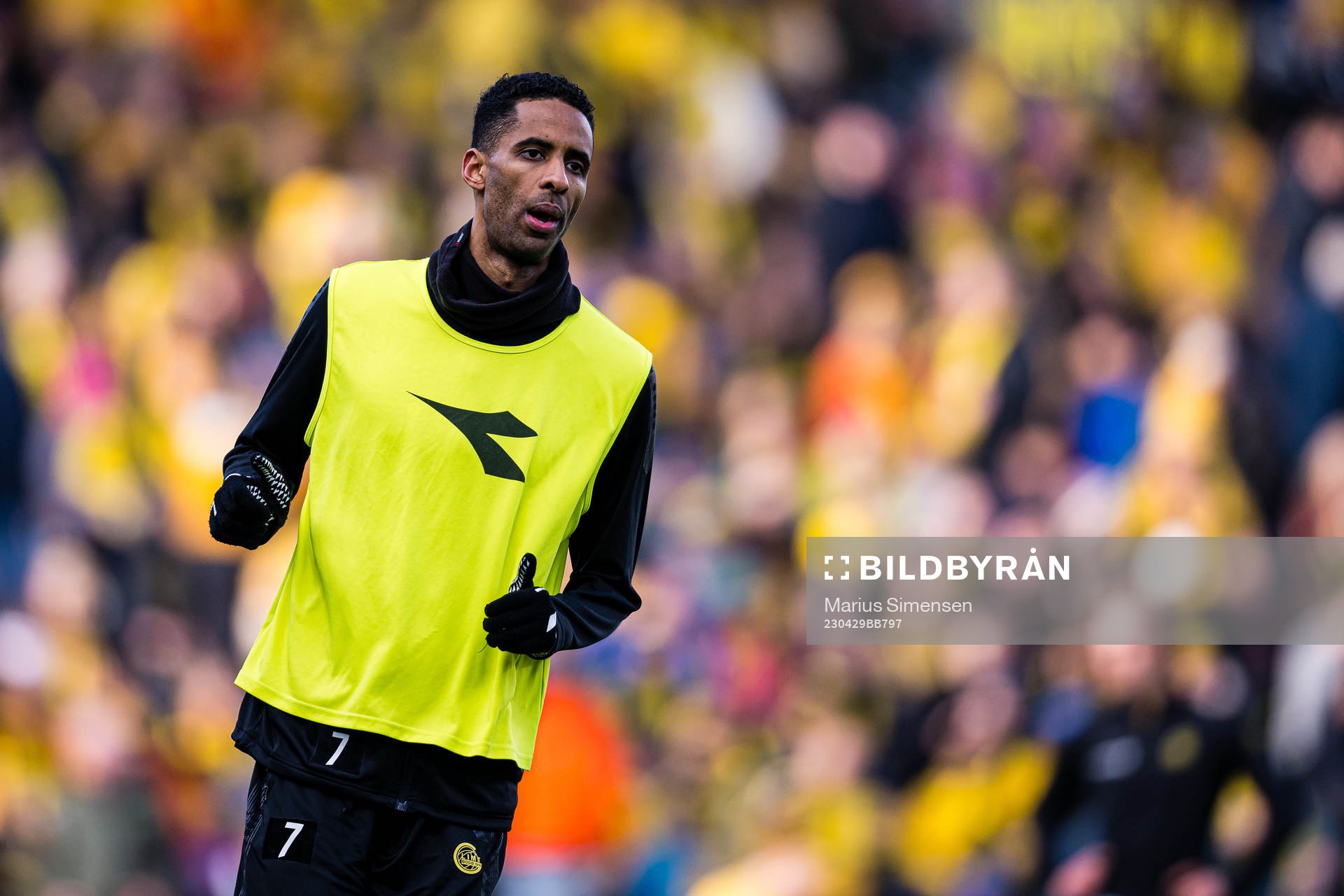Amahl Pellegrino of Bodø/Glimt warms up