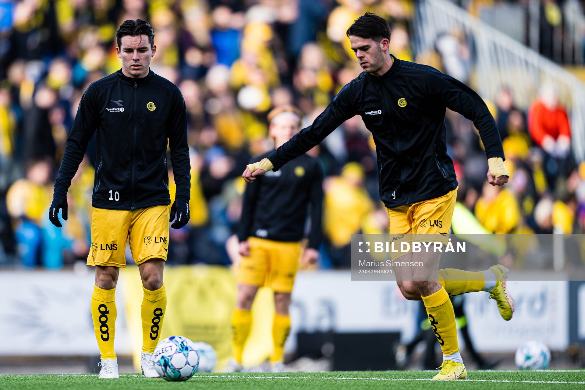 Hugo Vetlesen and Lasse Nordås of Bodø/Glimt warms up ahead of the Eliteserien match between Bodø/Glimt and Brann on April 29, 2023 in Bodø.