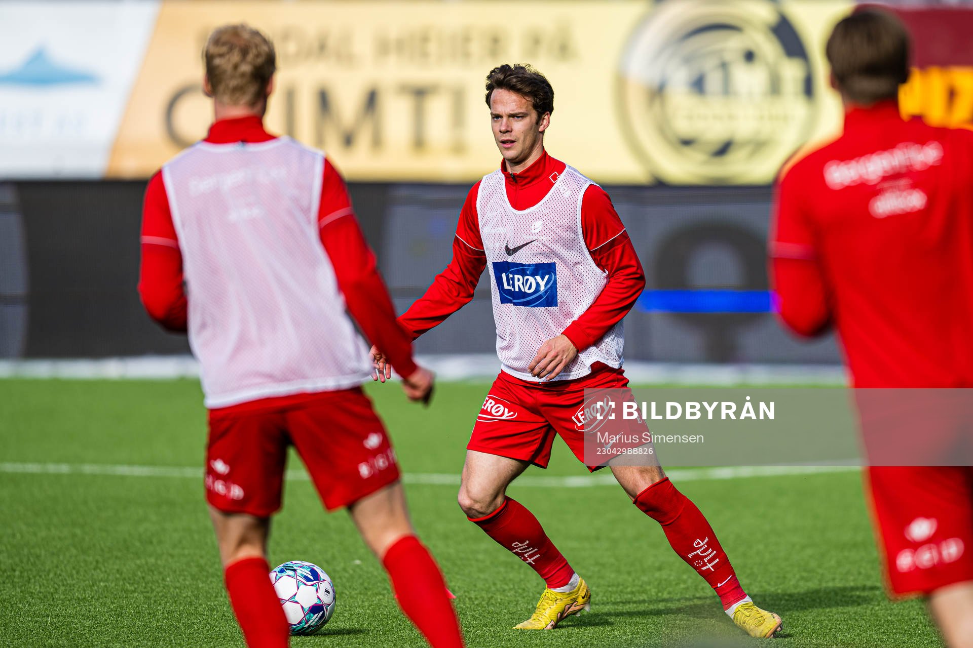 Felix Horn Myhre of Brann warms up