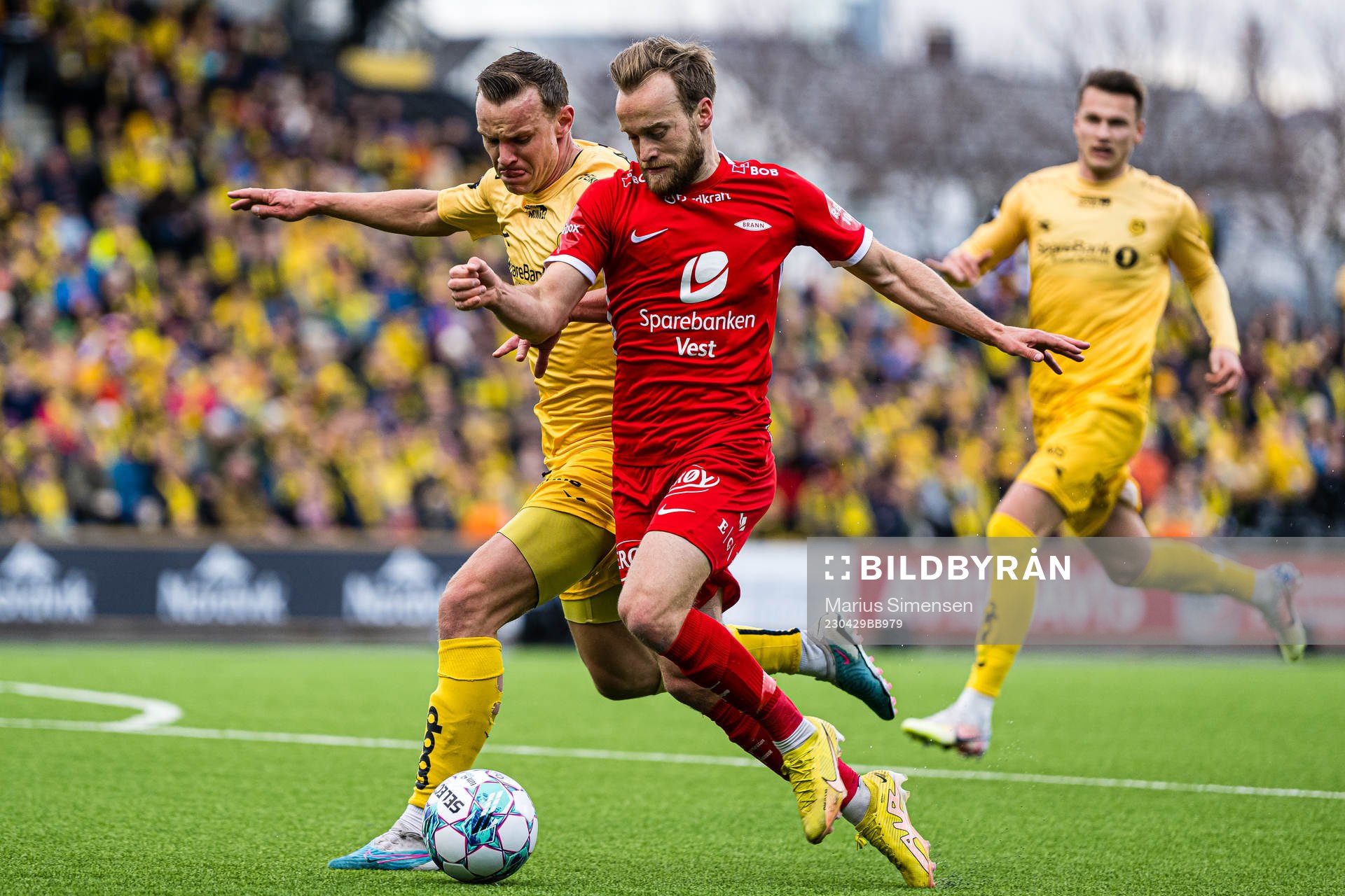 Marius Lode of Bodø/Glimt and Bård Finne of Brann