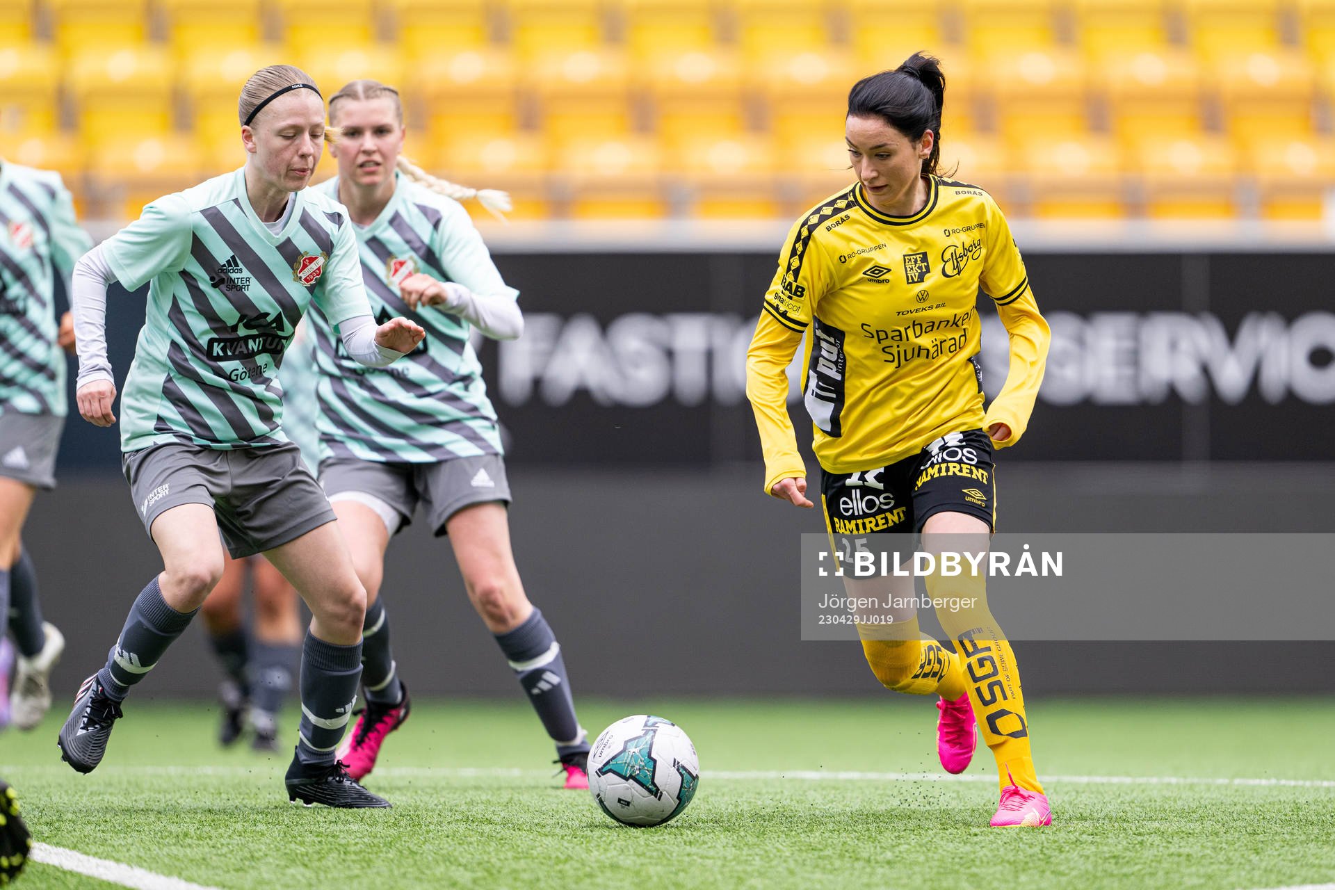 Sils Sara Ekström och Elfsborgs Izabella Bergström