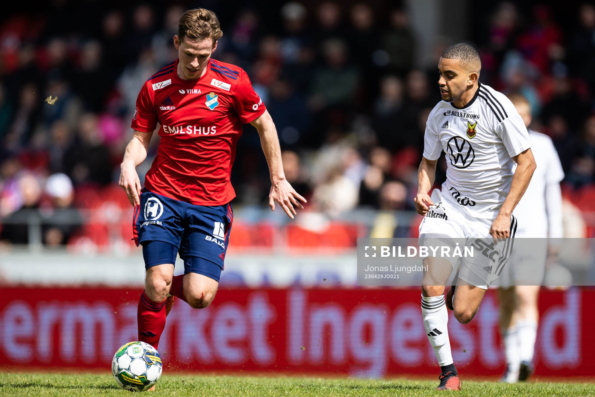 Östers Alex Thor Hauksson och Östersunds Erick Brendon
