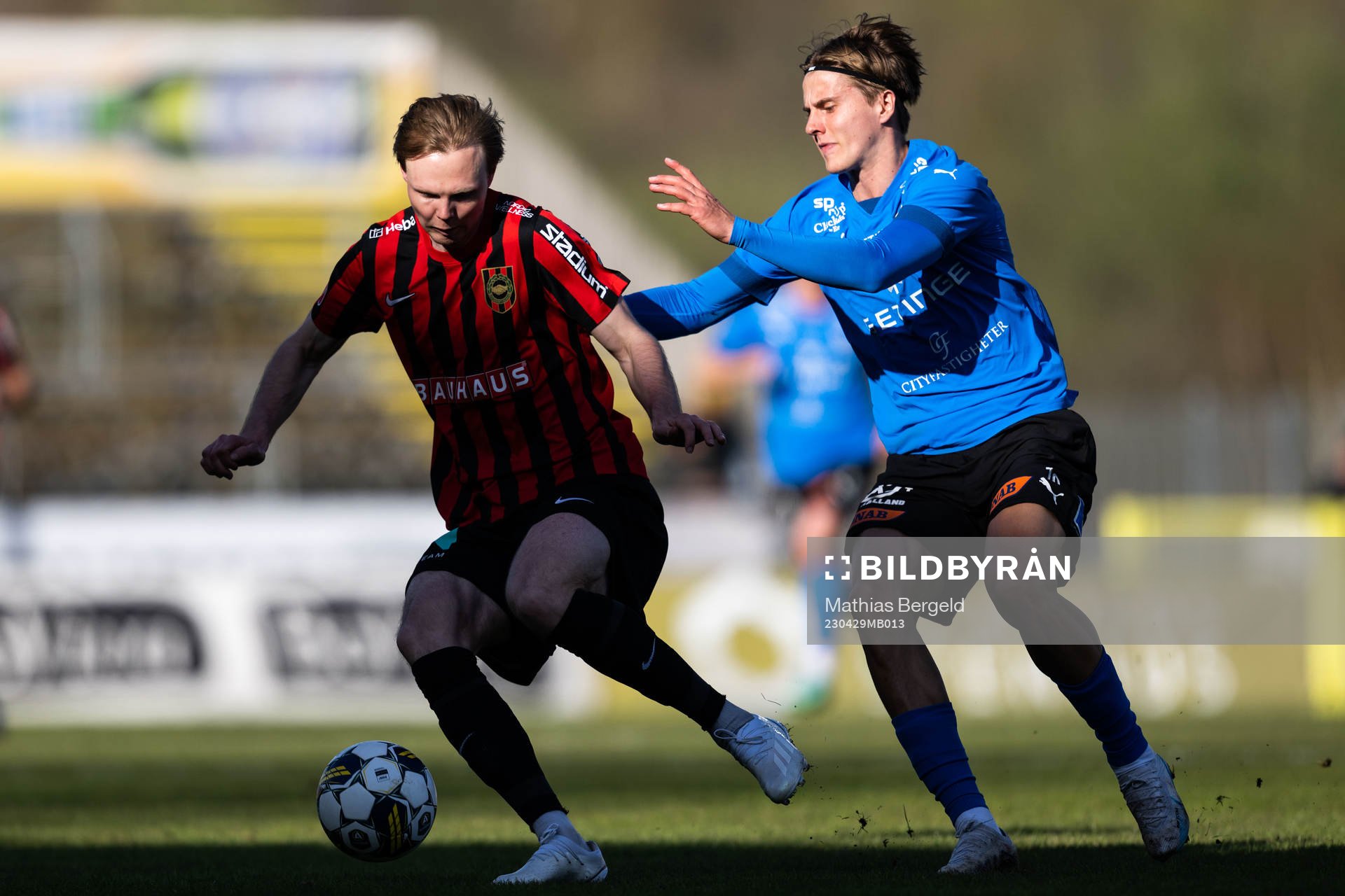 Brommapojkarnas Tim Waker och Halmstads Erik Ahlstrand