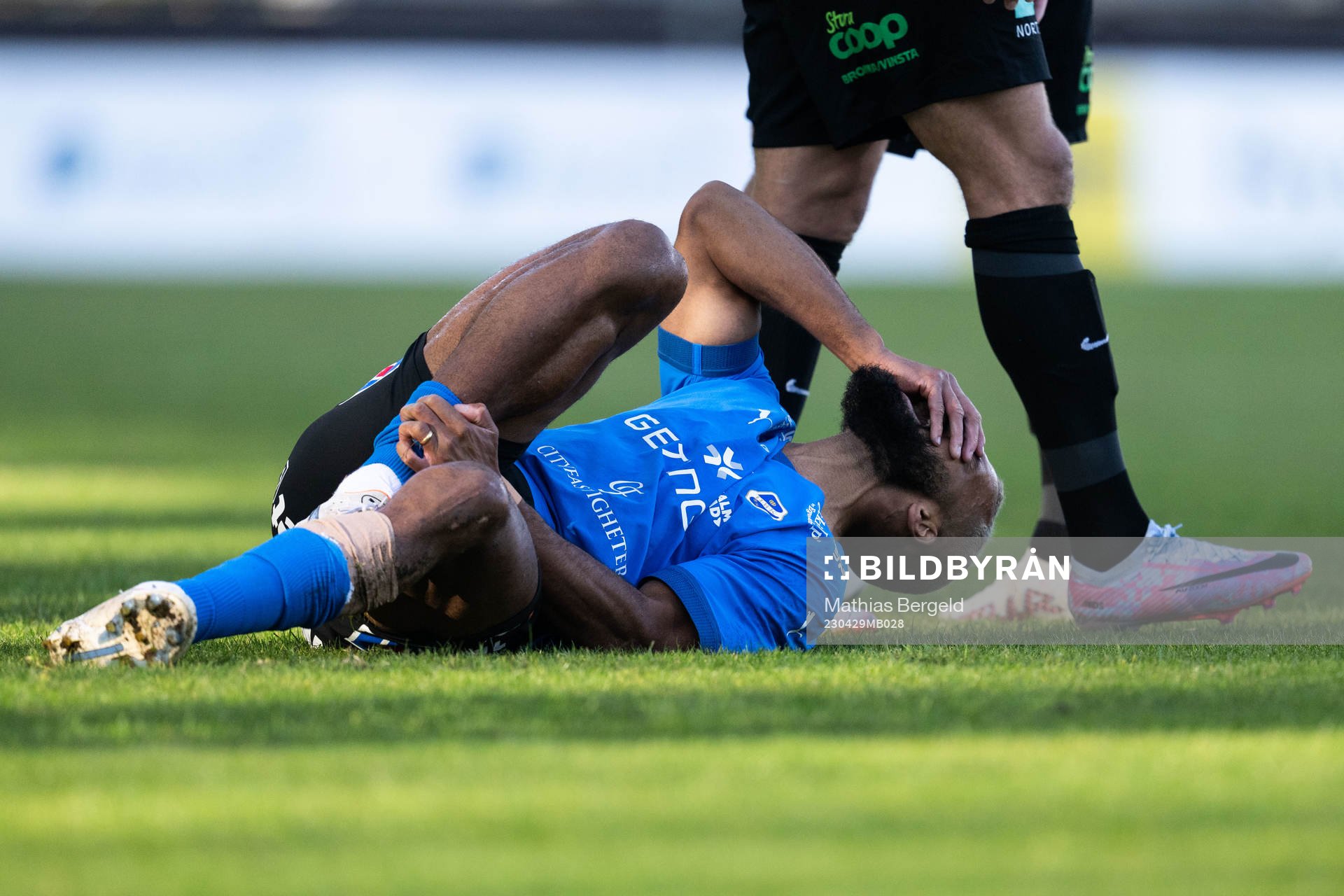 Halmstads Phil Ofosu-Ayeh har ont