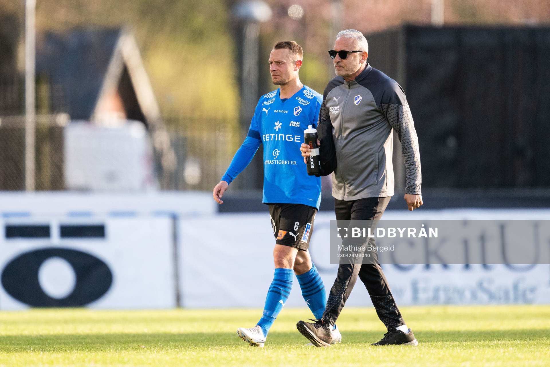 Halmstads Joel Allansson lämnar planen