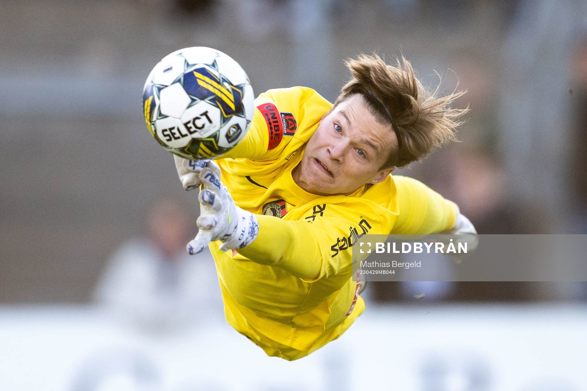 Brommapojkarnas målvakt Filip Sidklev