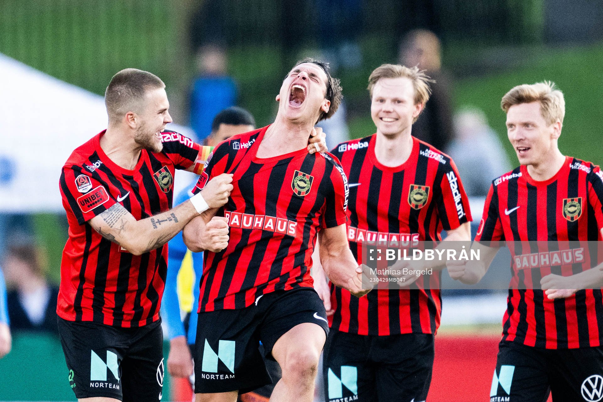 Brommapojkarnas Kevin Ackermann jublar