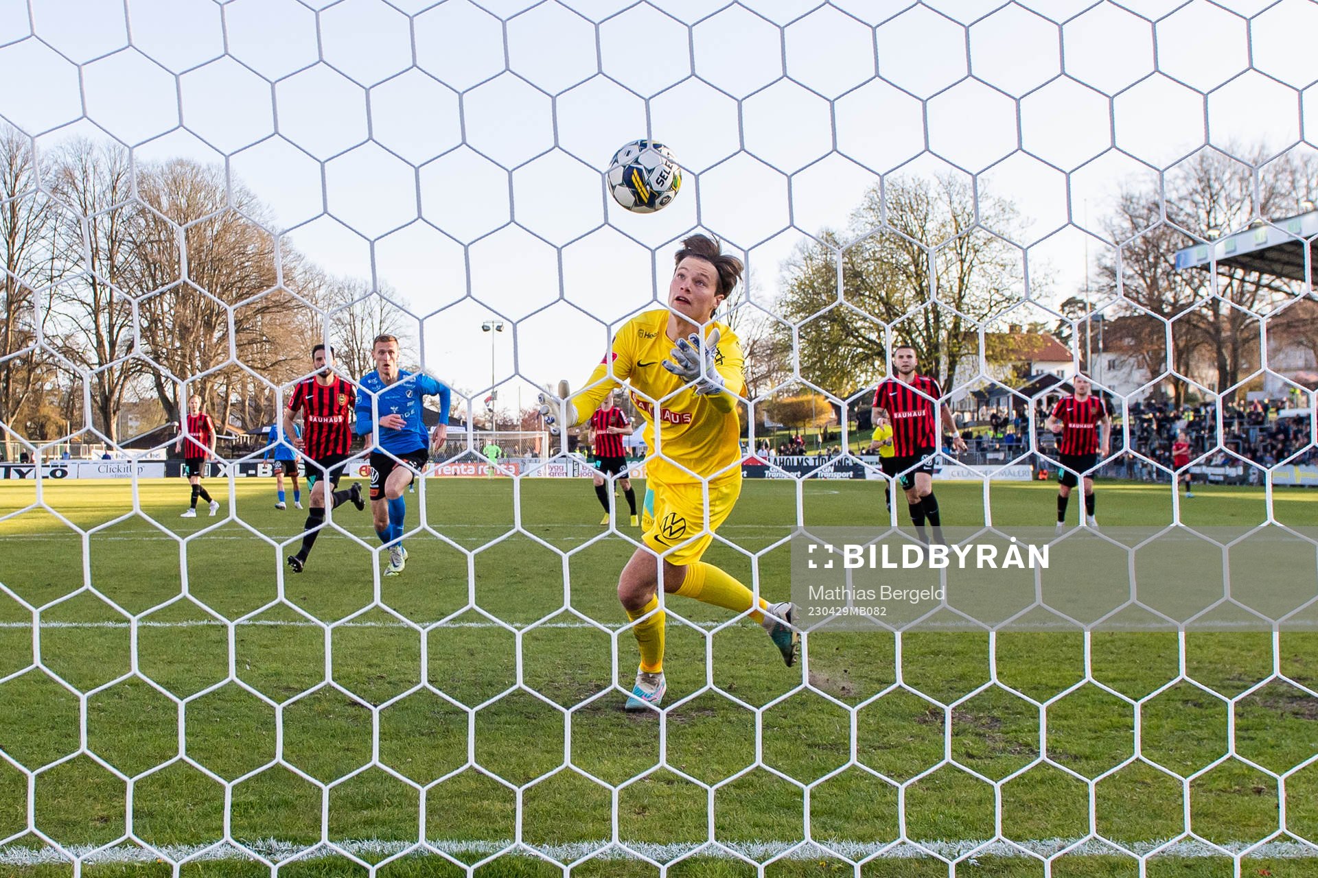 Brommapojkarnas målvakt Filip Sidklev