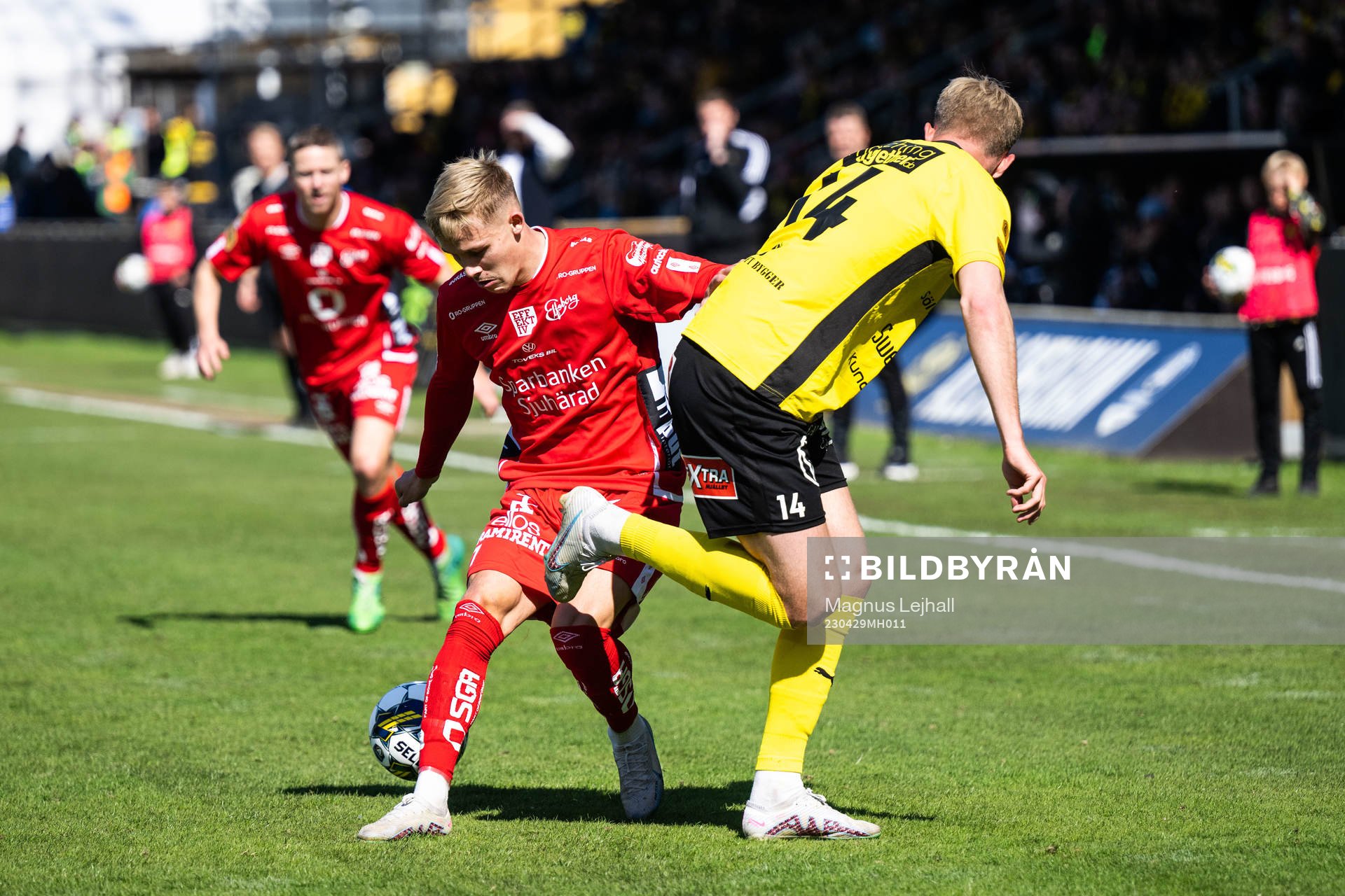Elfsborgs Jacob Ondrejka och Mjällbys Herman Johansson