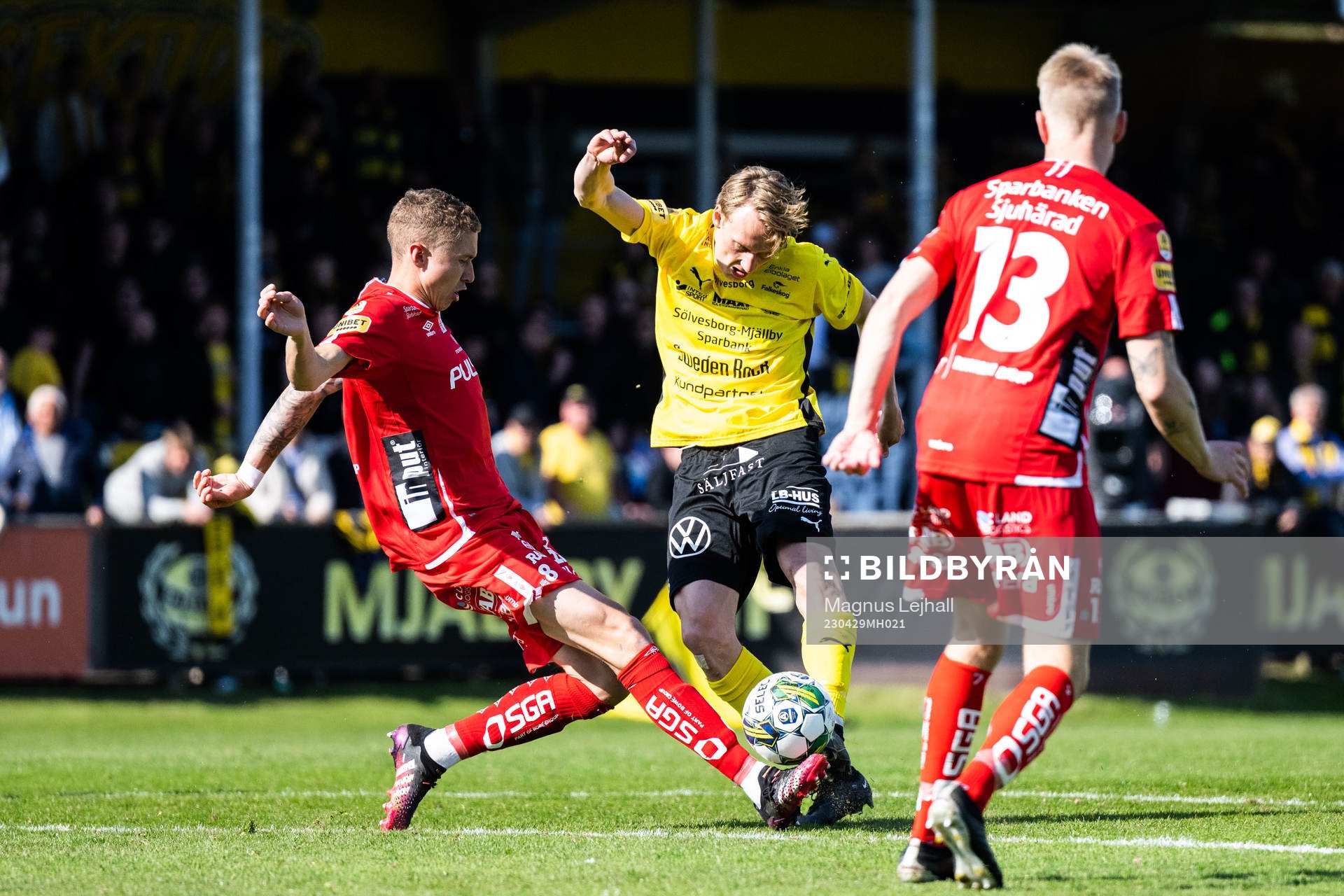 Mjällbys Alexander Johansson och Elfsborgs Sebastian Holmen