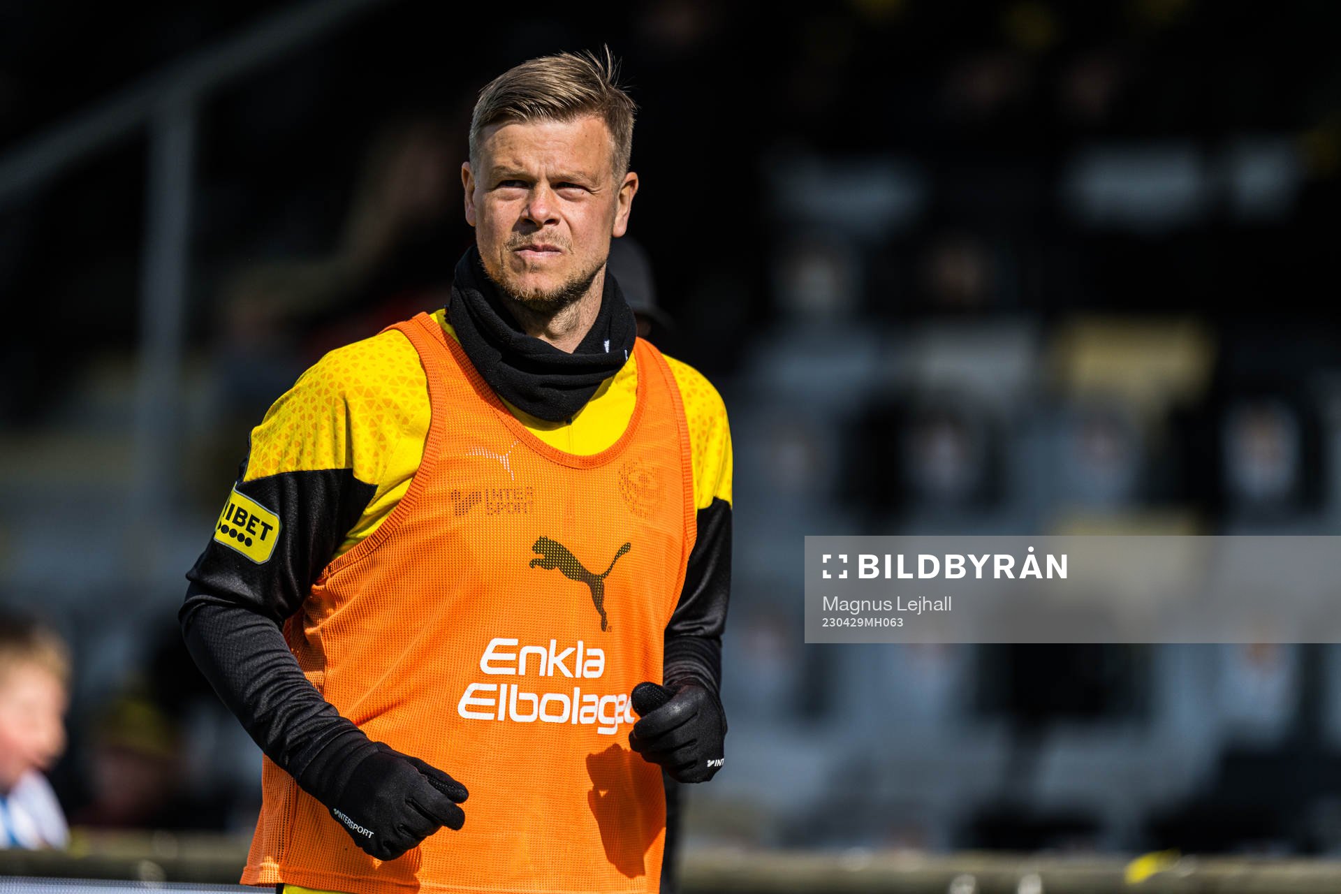 Mjällbys David Löfquist värmer upp