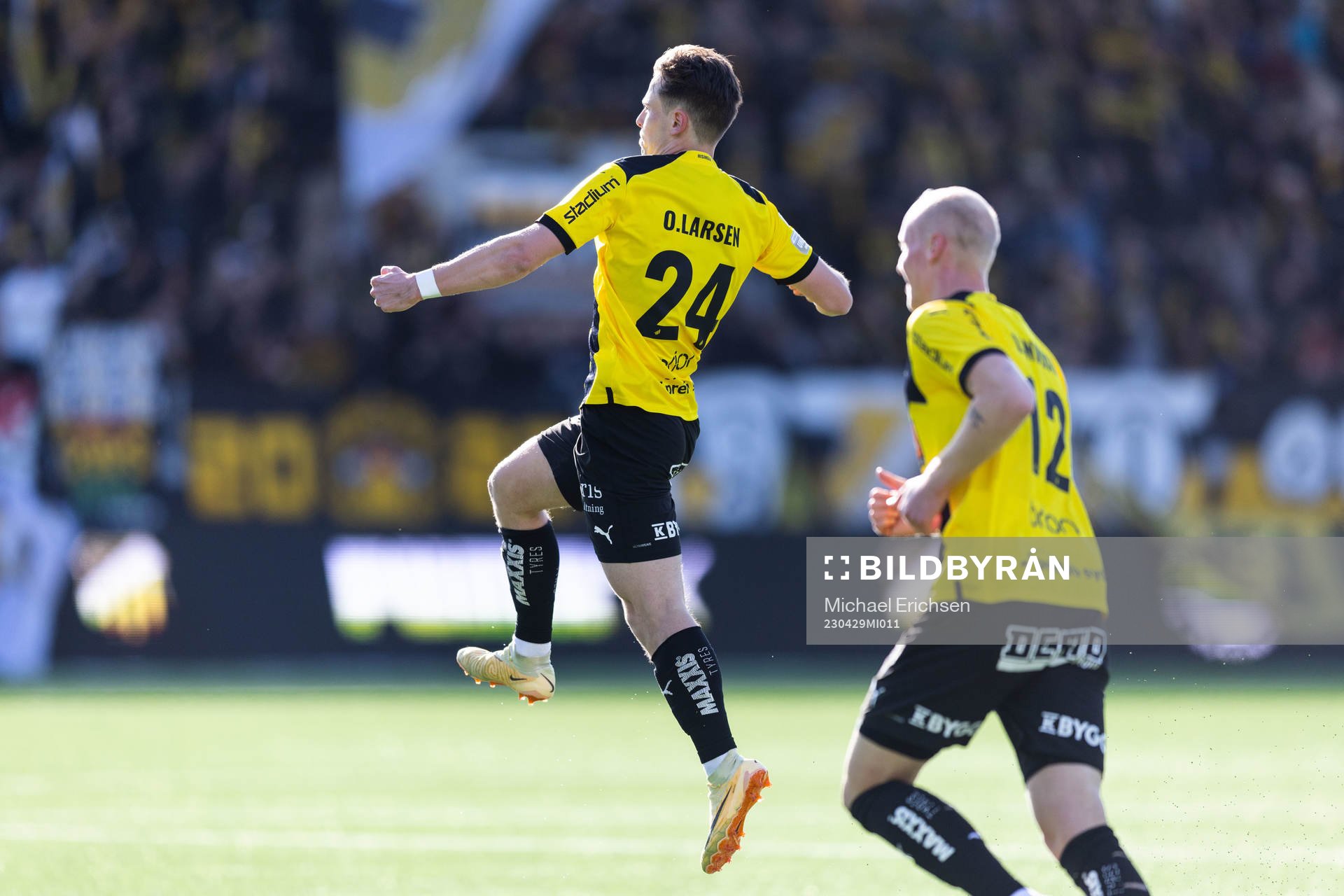 Häckens Lars Olden Larsen jublar