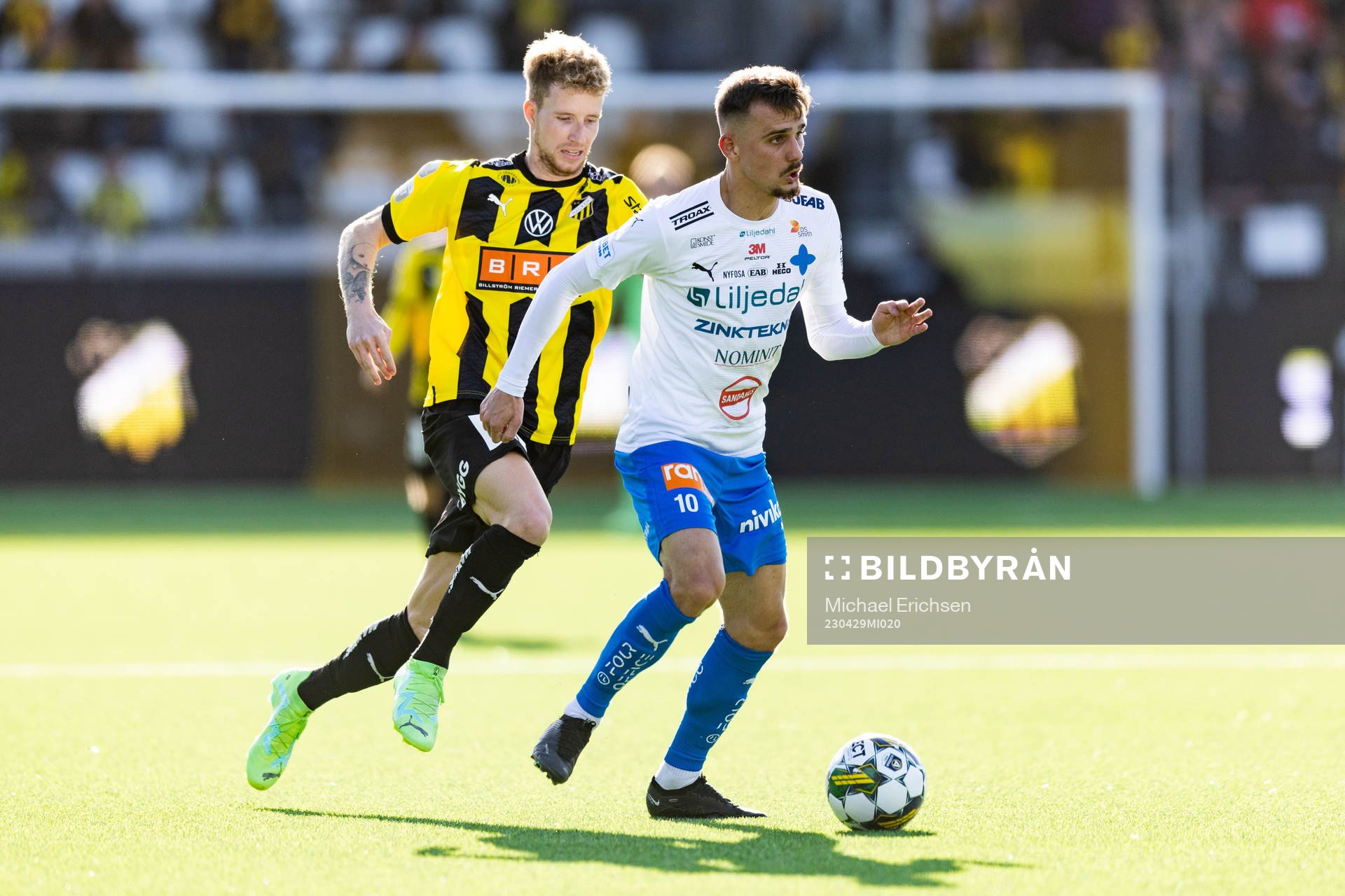 Häckens Samuel Gustafson och Värnamos Ajdin Zeljkovic