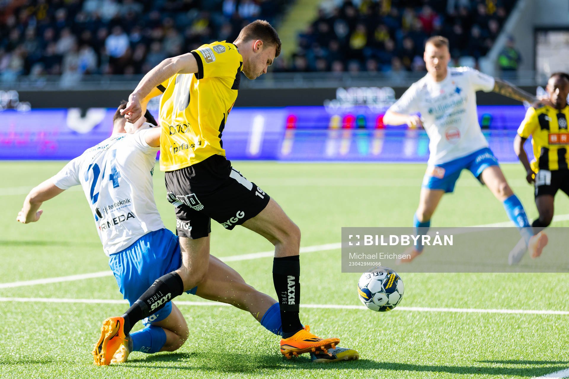 Häckens Oscar Uddenäs och Värnamos Emin Grozdanic